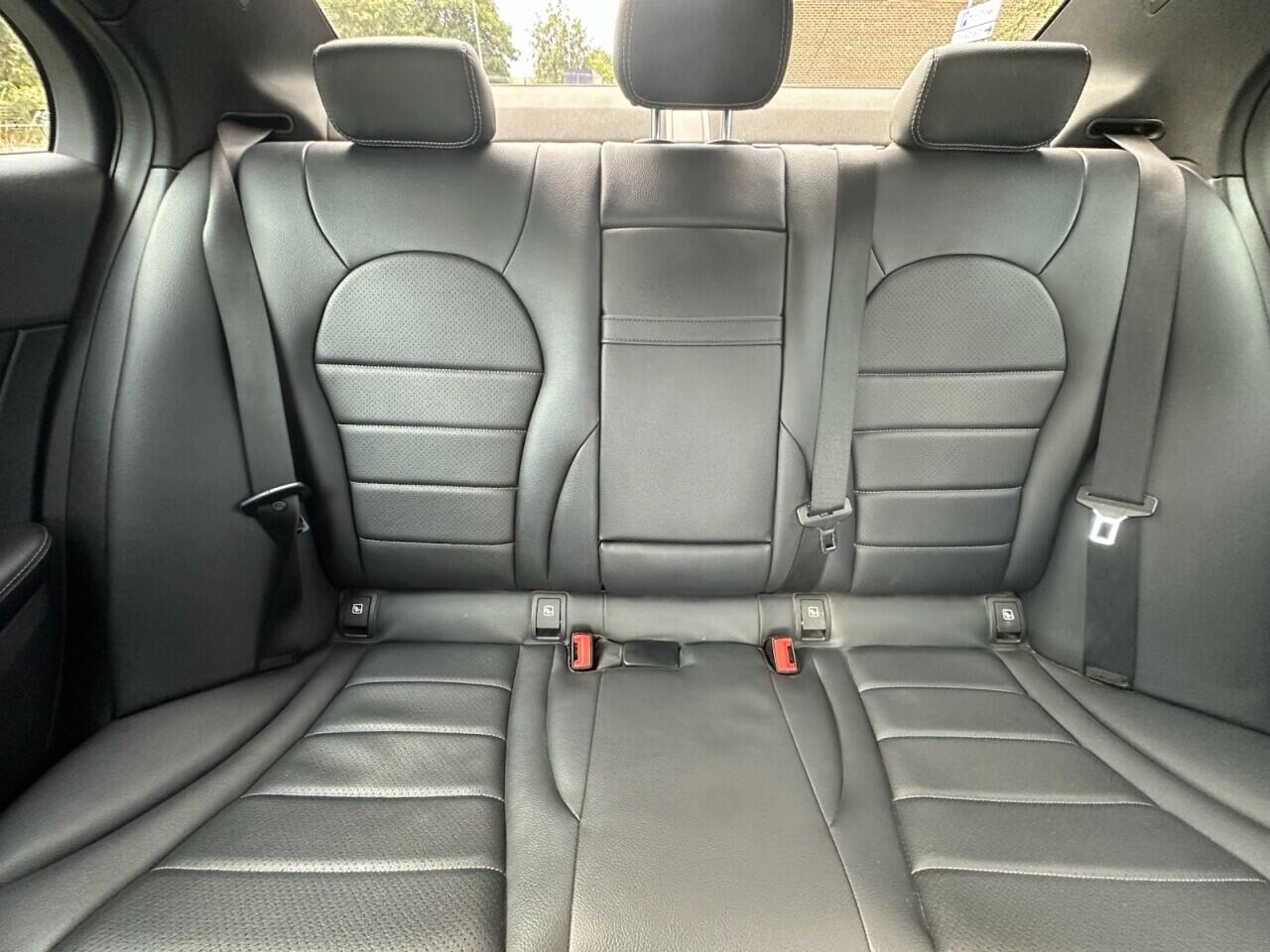 Mercedes-Benz C-Class view 42