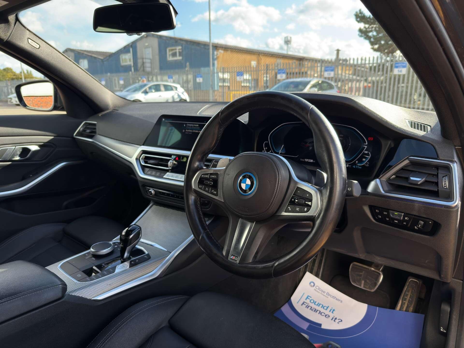 BMW 3 Series view 31