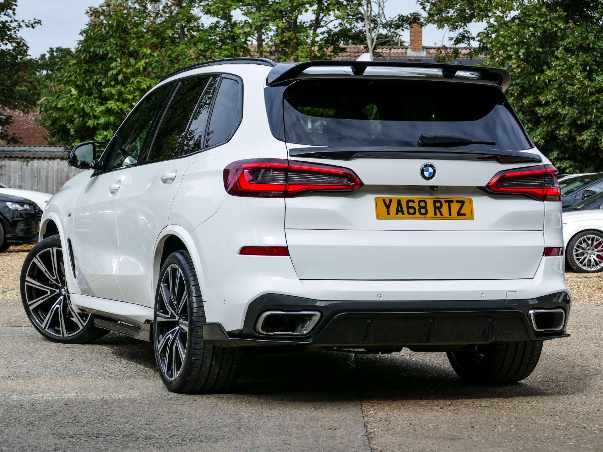 BMW X5 view 2