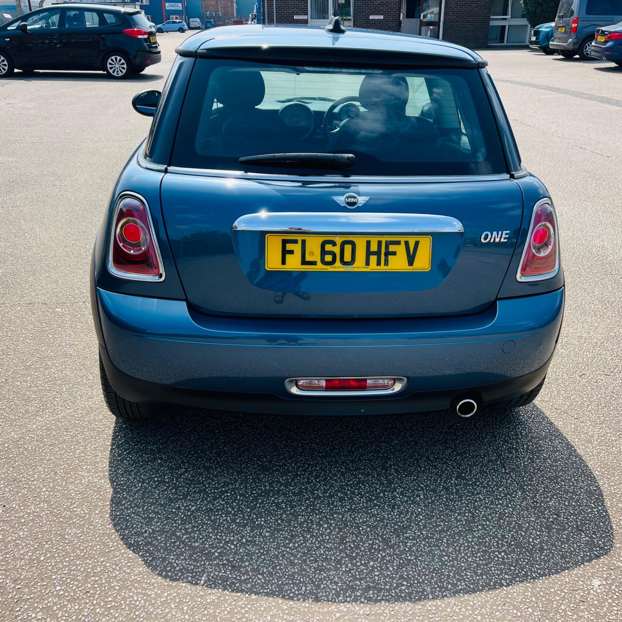 Mini Hatch view 12
