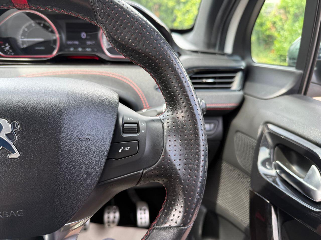 Peugeot 208 view 28
