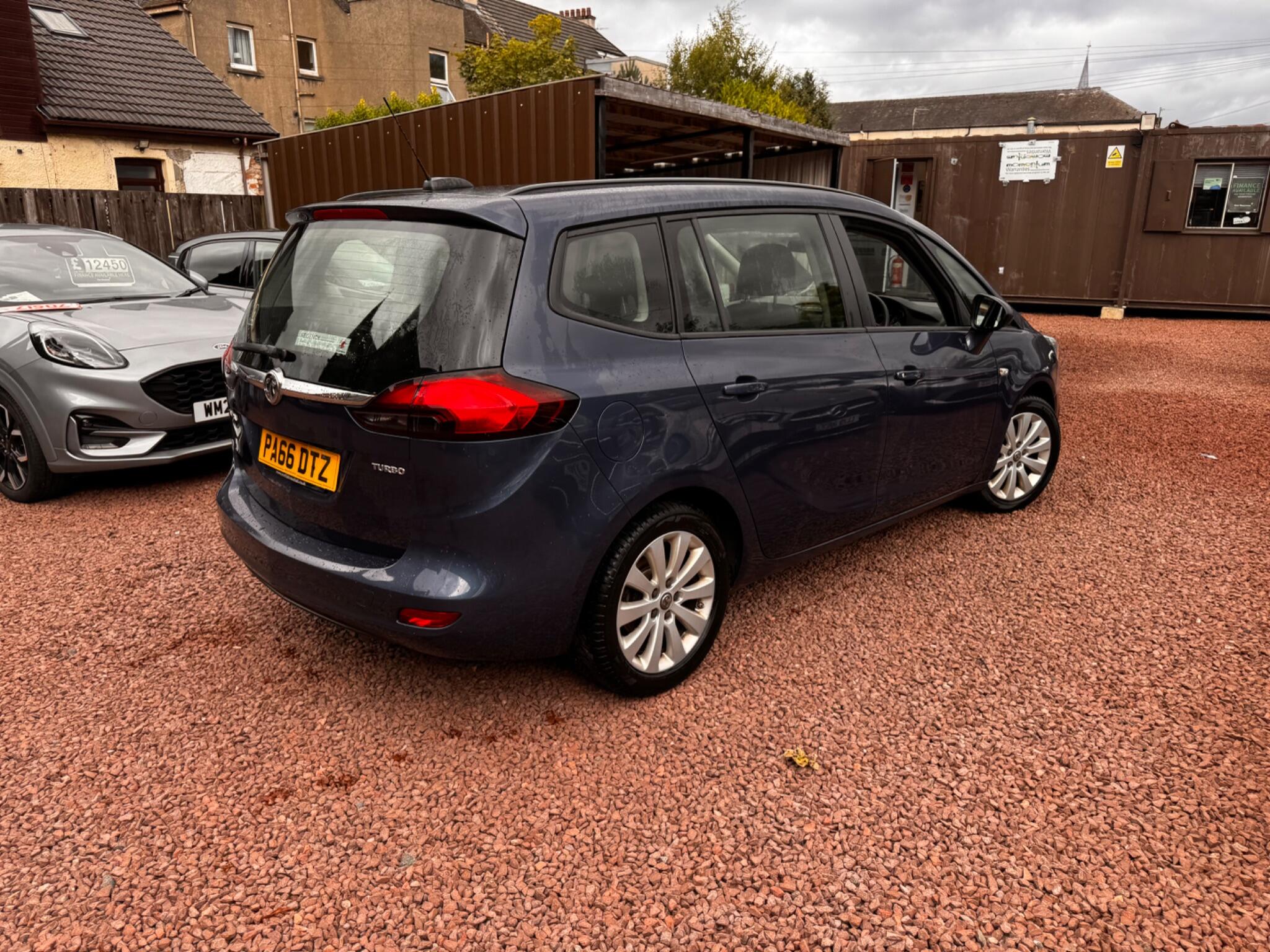 Vauxhall Zafira Tourer view 12