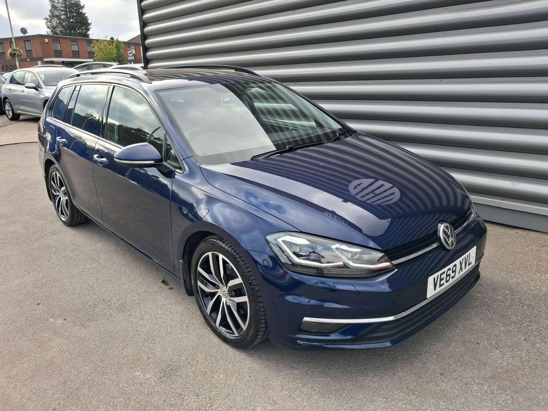 Volkswagen Golf view 4