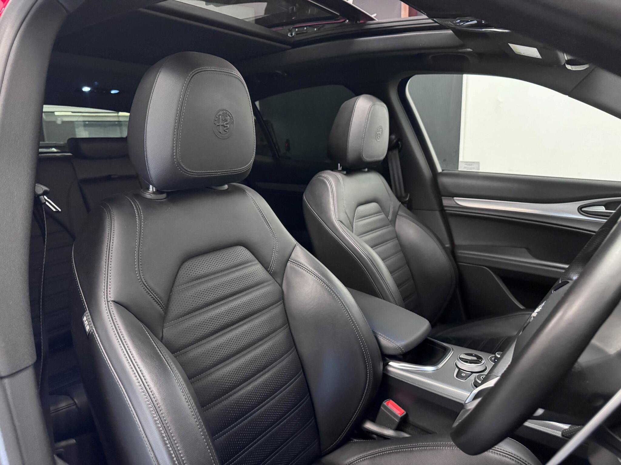 Alfa Romeo Stelvio view 29