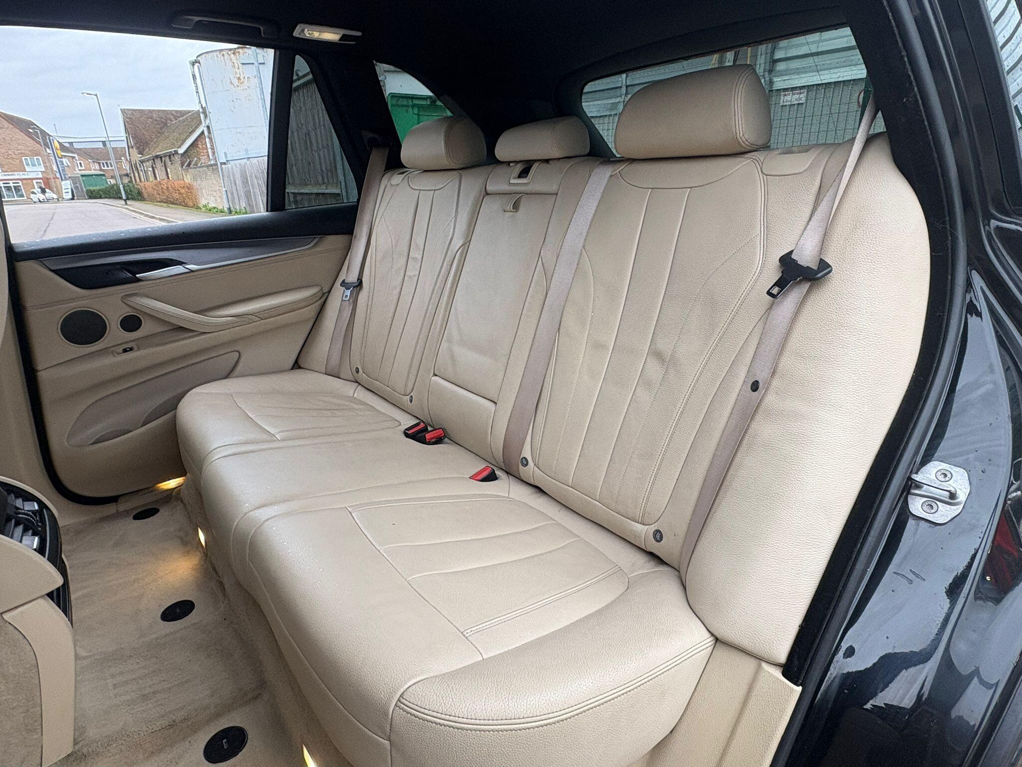 BMW X5 view 21