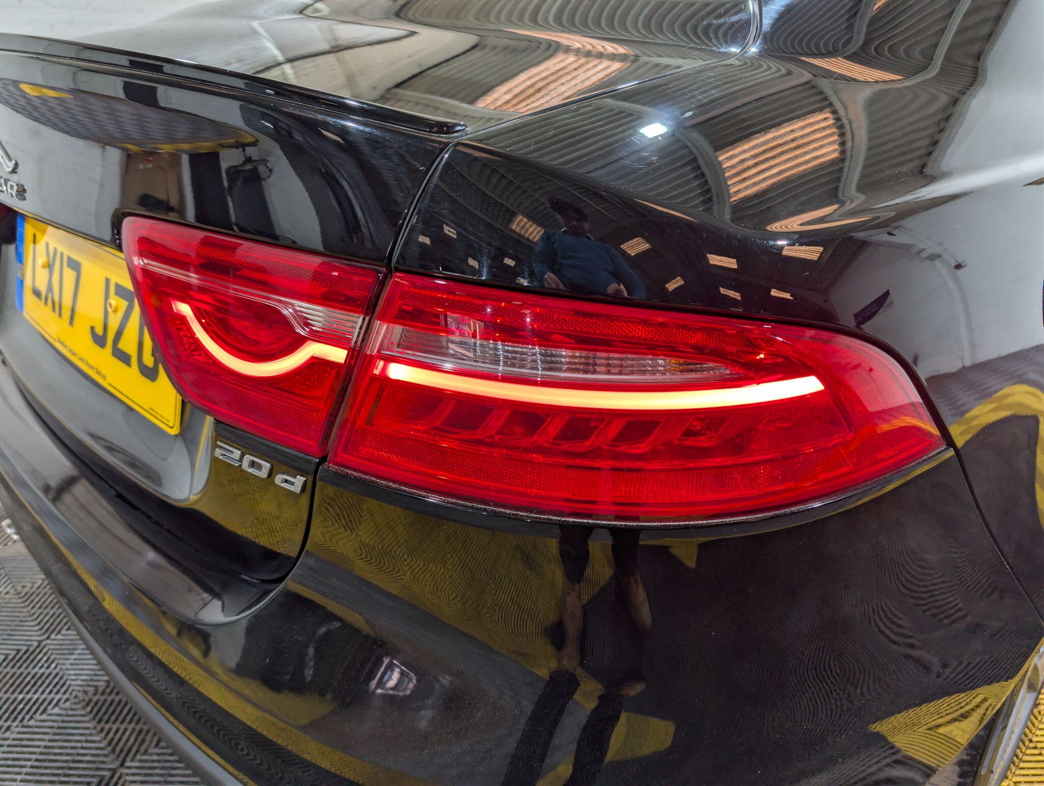 Jaguar Xe view 74