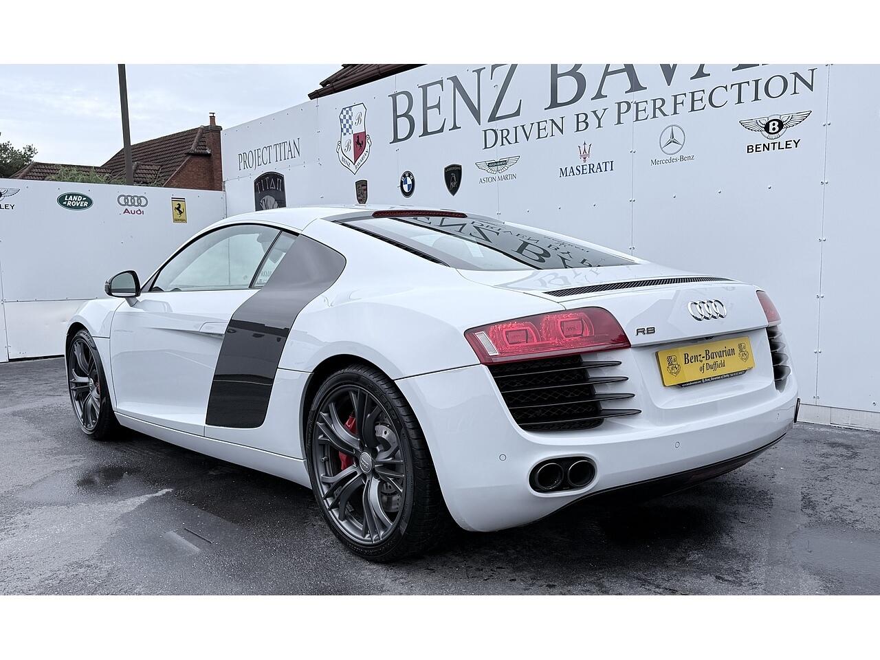 Audi R8 view 8