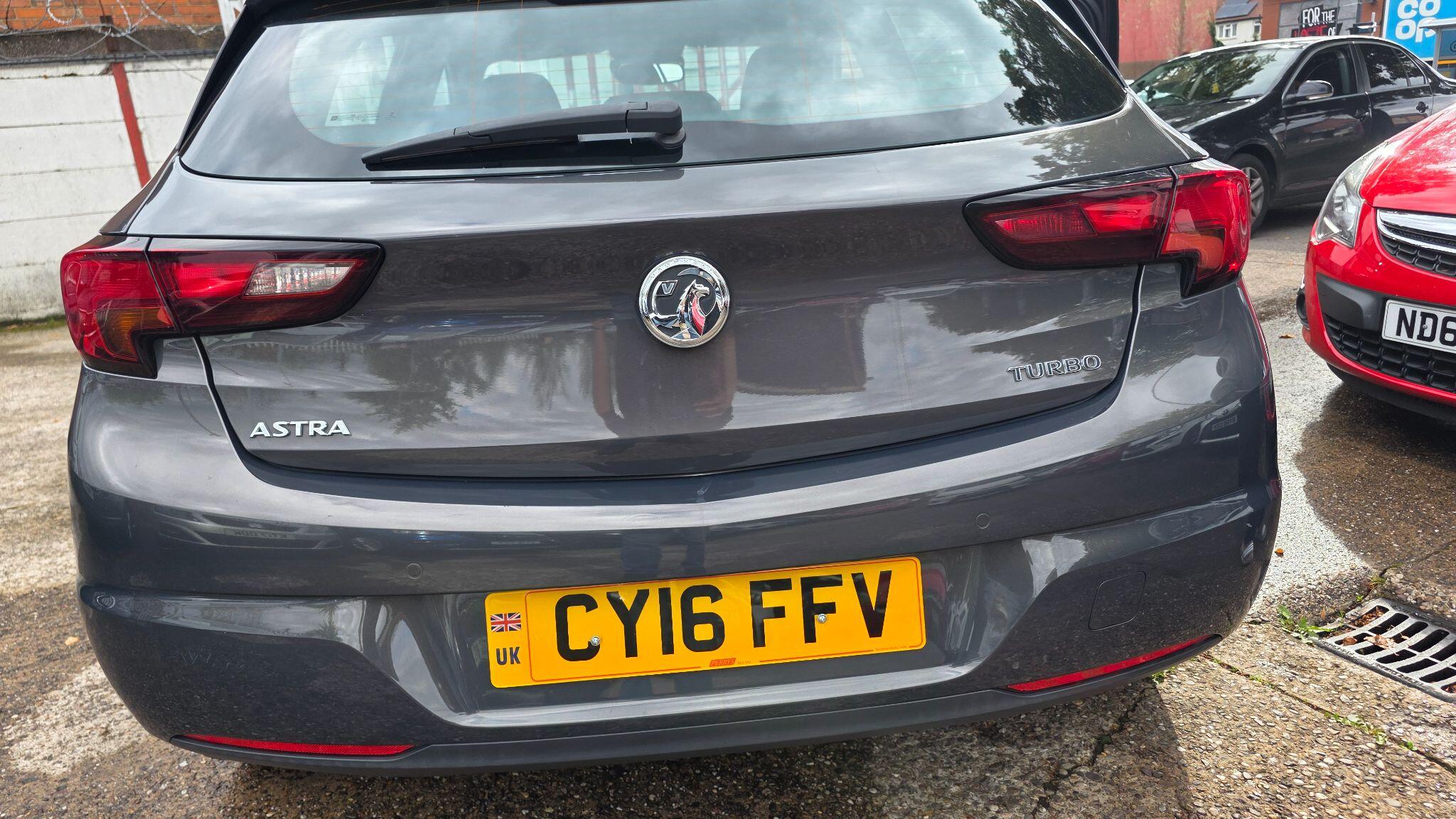 Vauxhall Astra view 14