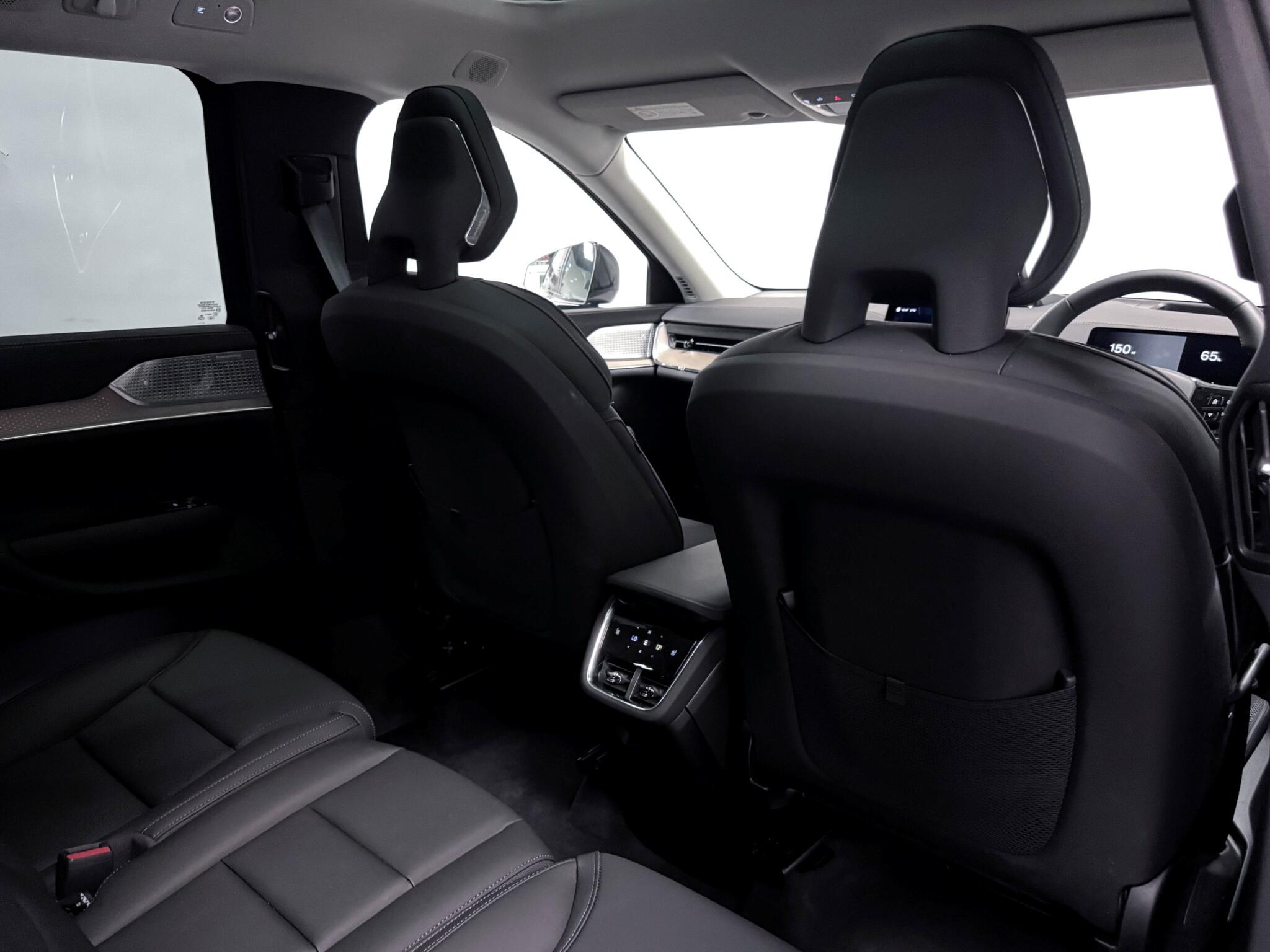 Volvo Ex90 view 16