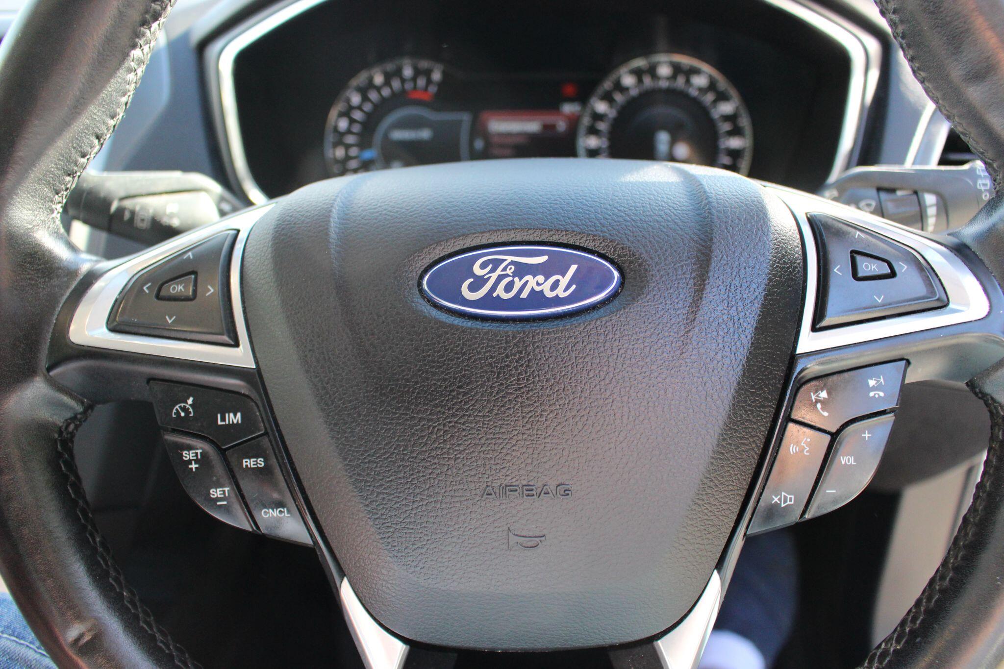 Ford Mondeo view 36