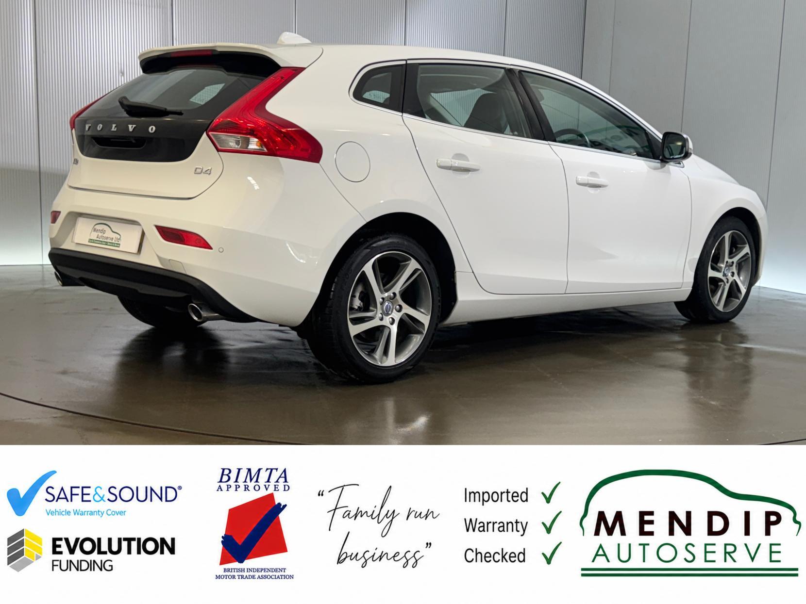 Volvo V40 view 22