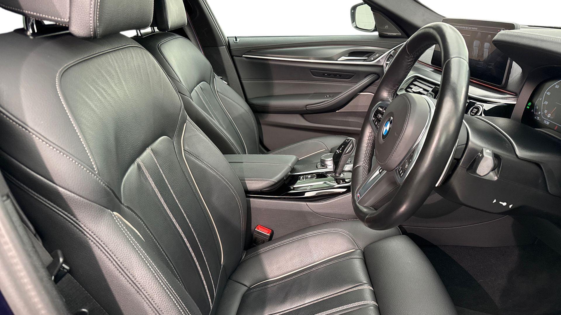 BMW 5 Series view 11