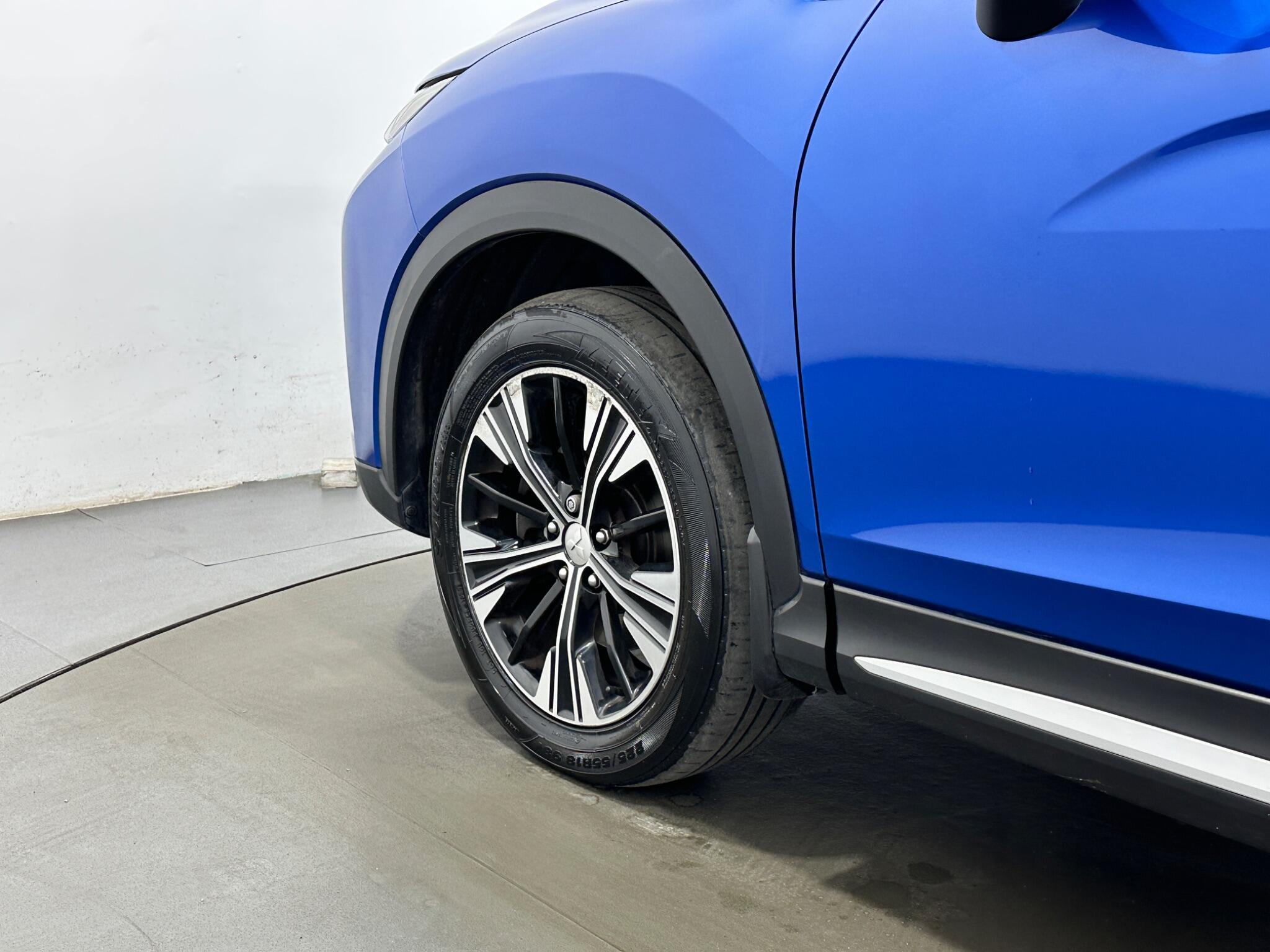 Mitsubishi Eclipse Cross view 50