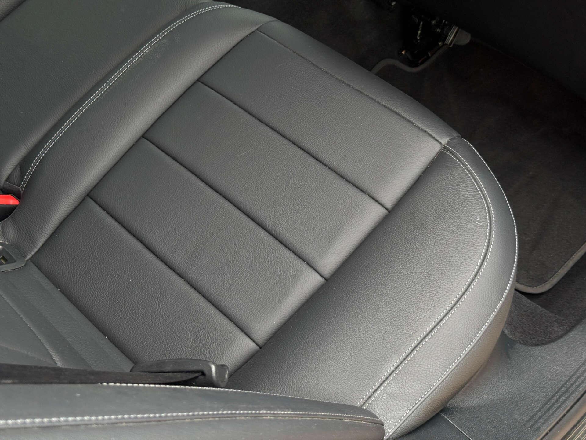 Mercedes-Benz E Class view 26