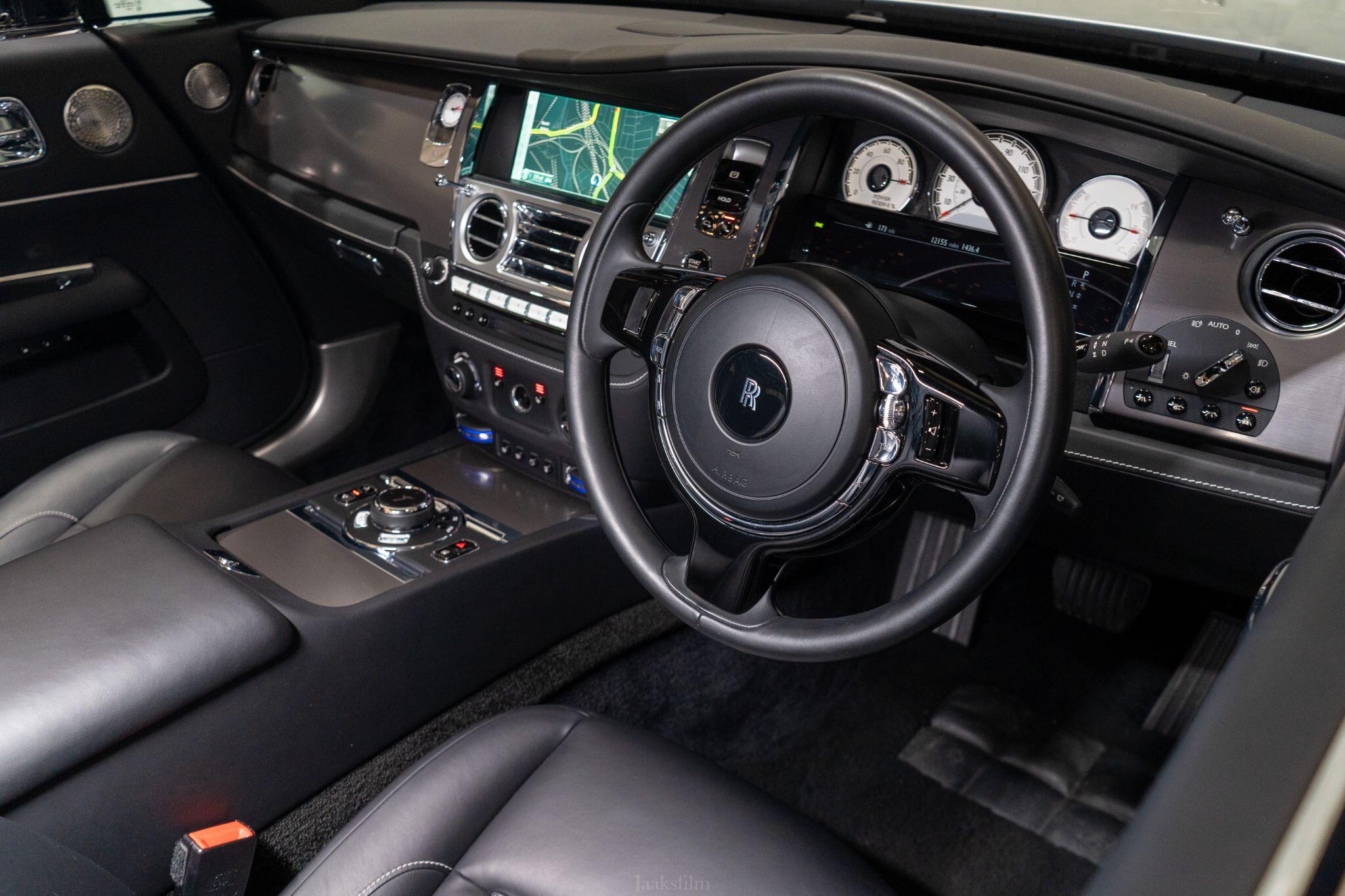 Rolls-Royce Wraith view 11
