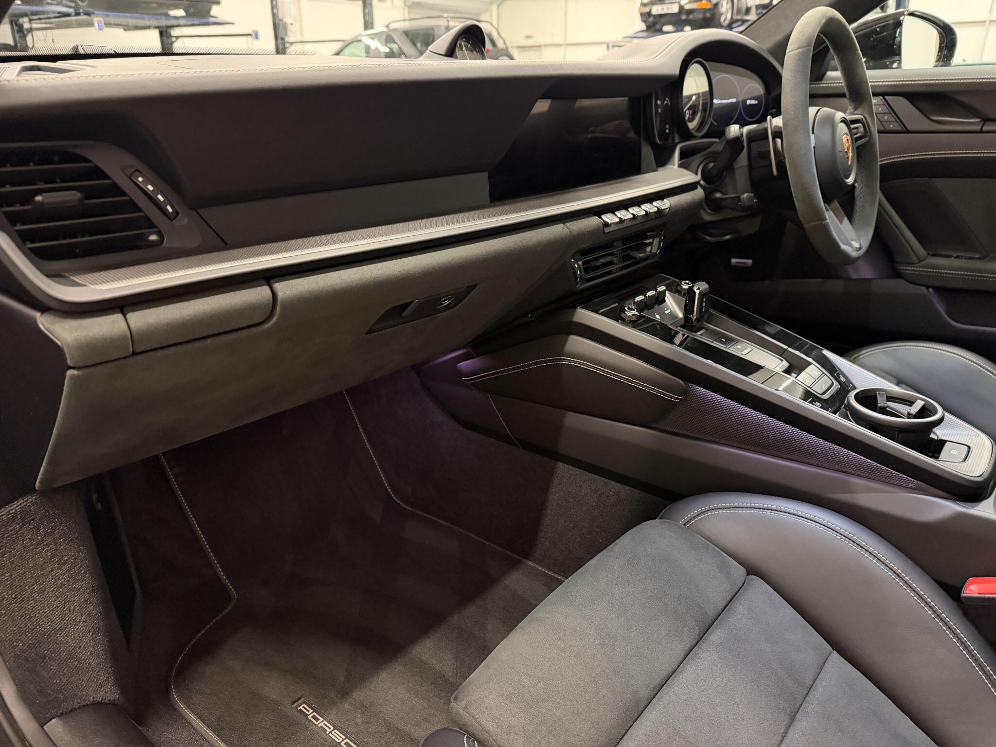 Porsche 911 view 14