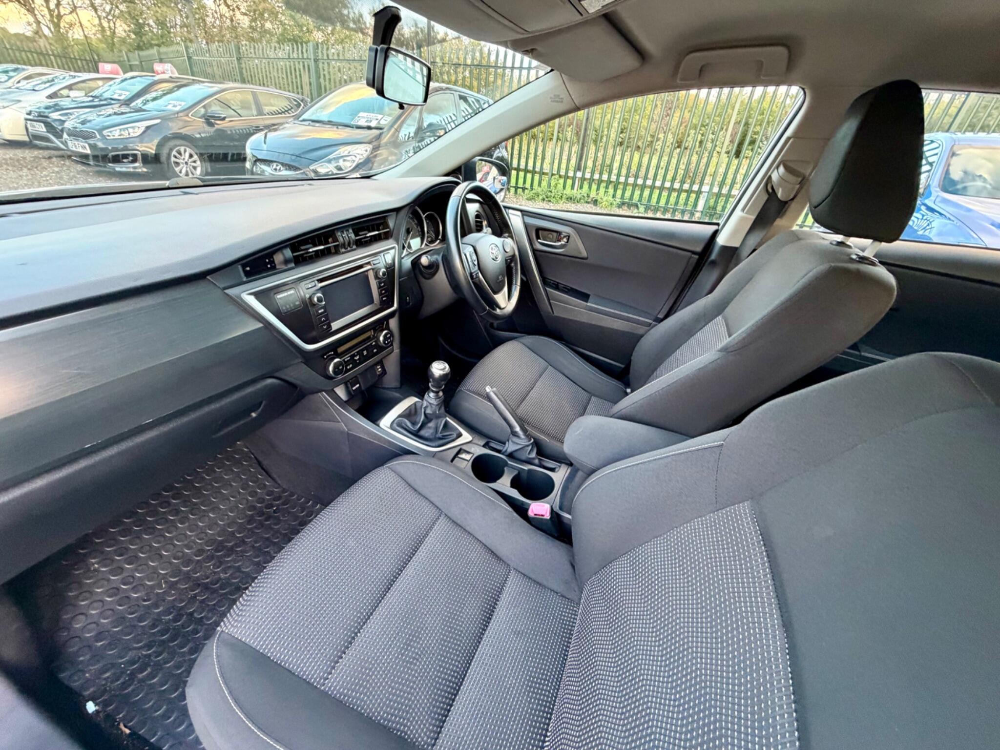 Toyota Auris view 54