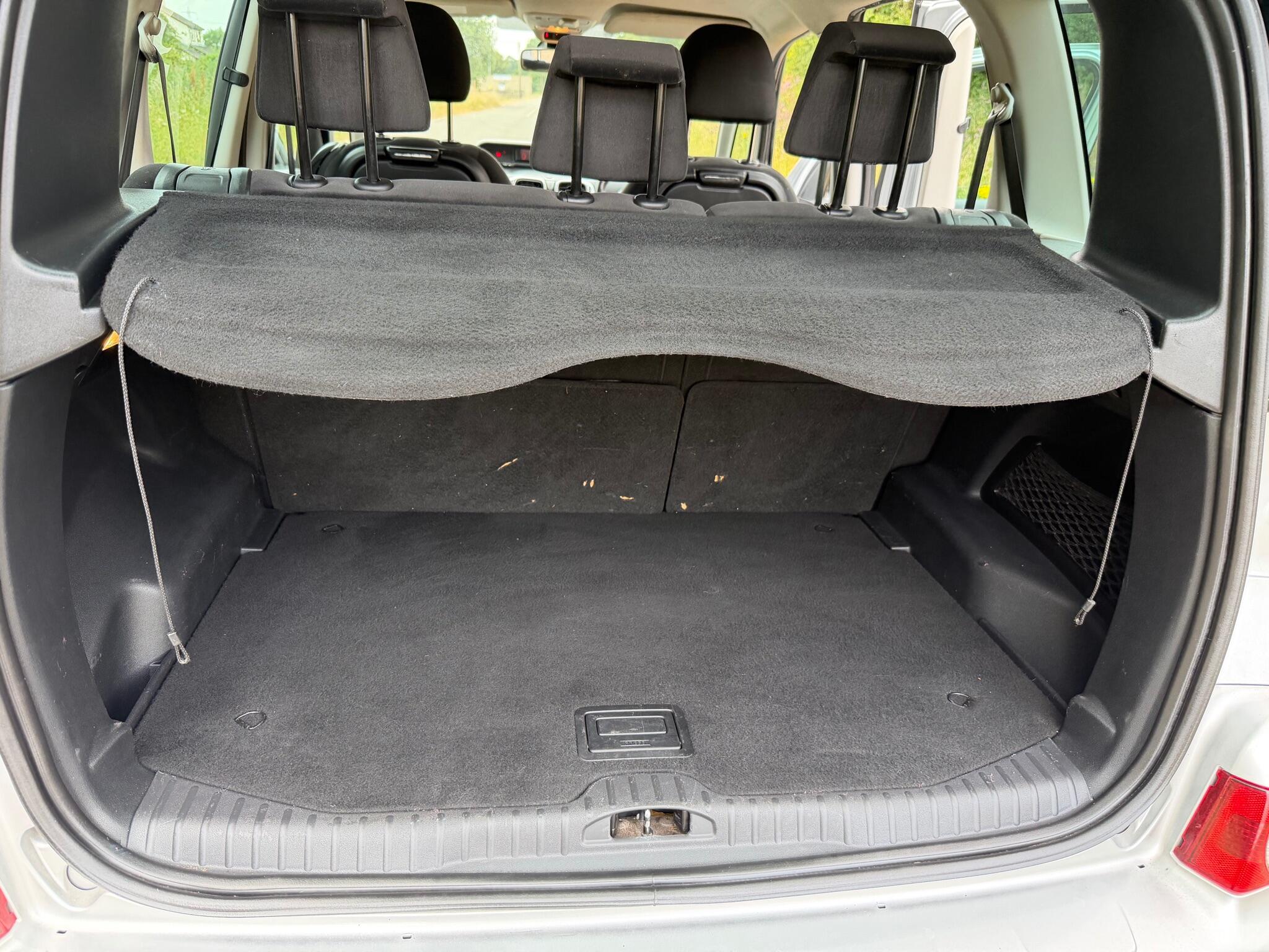 Citroen C3 Picasso view 8
