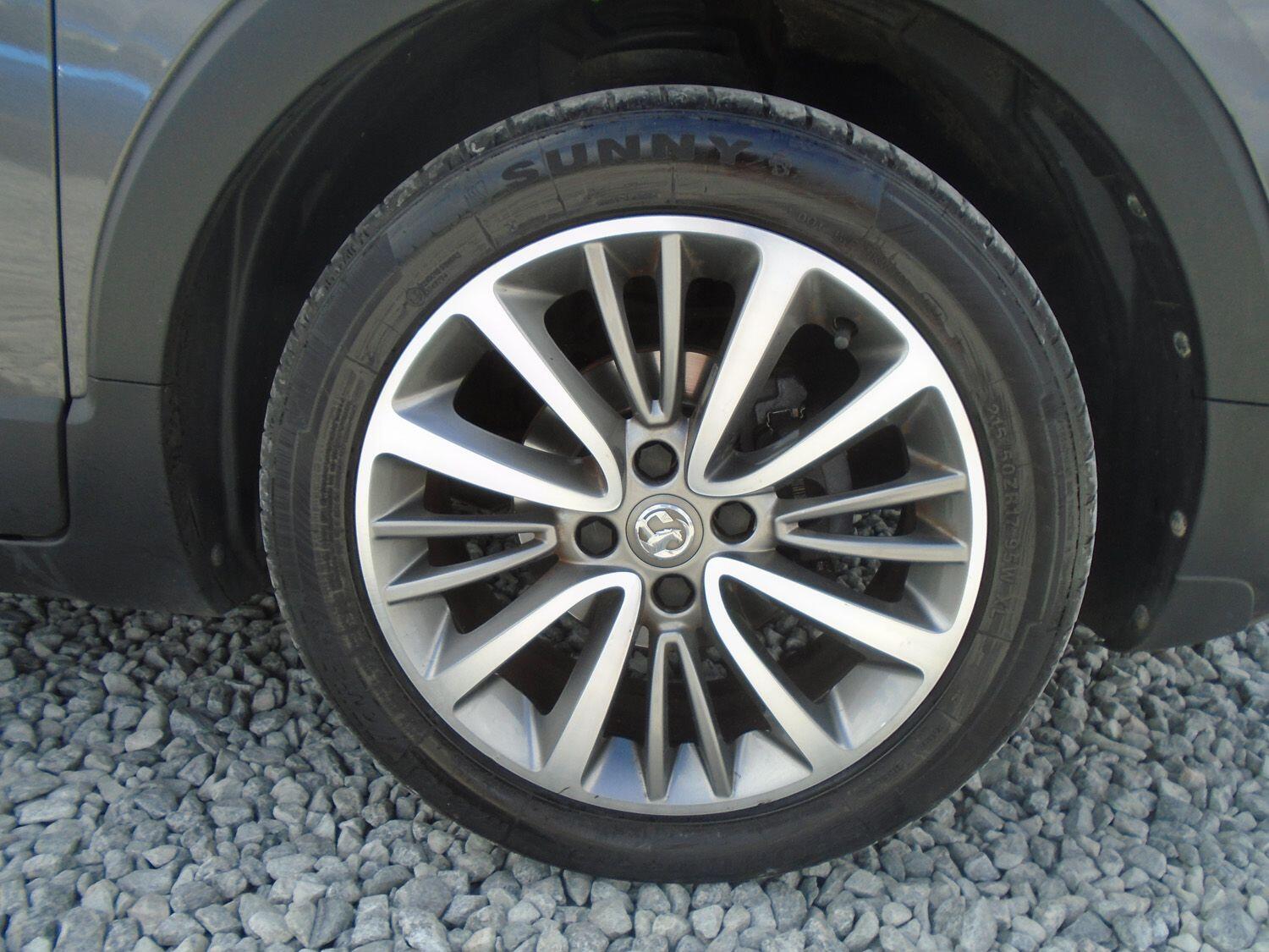 Vauxhall Crossland X view 9