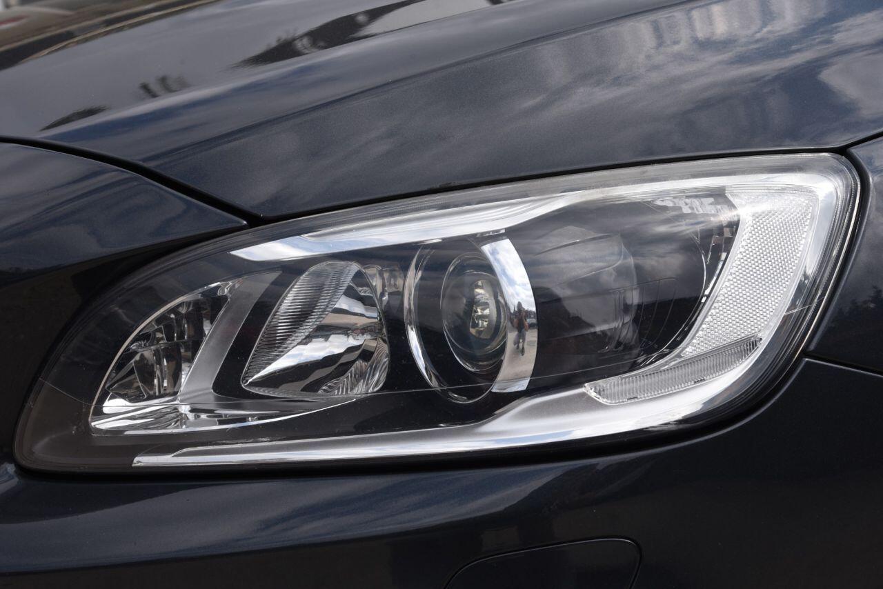 Volvo S60 view 11