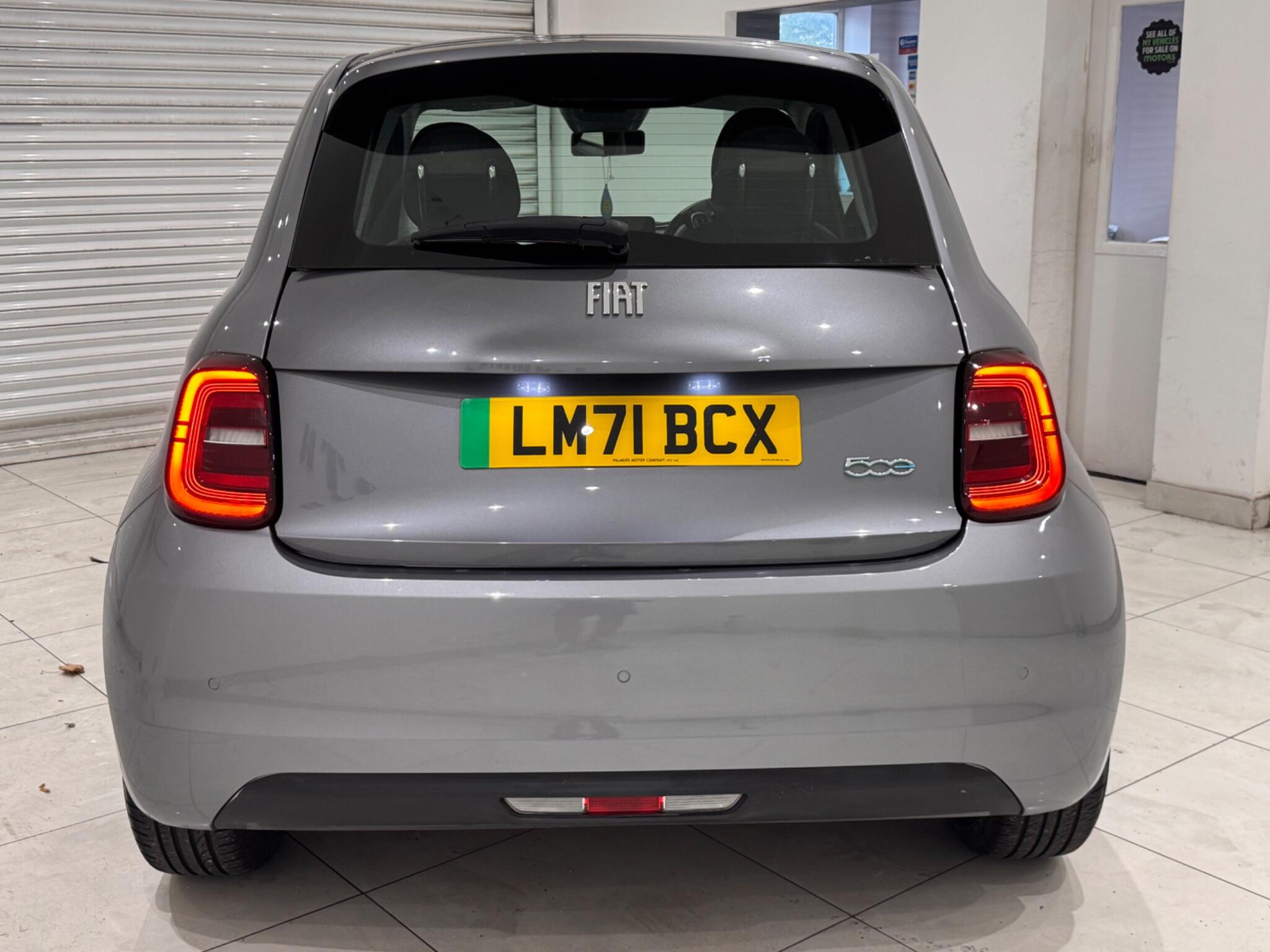 Fiat 500E view 7