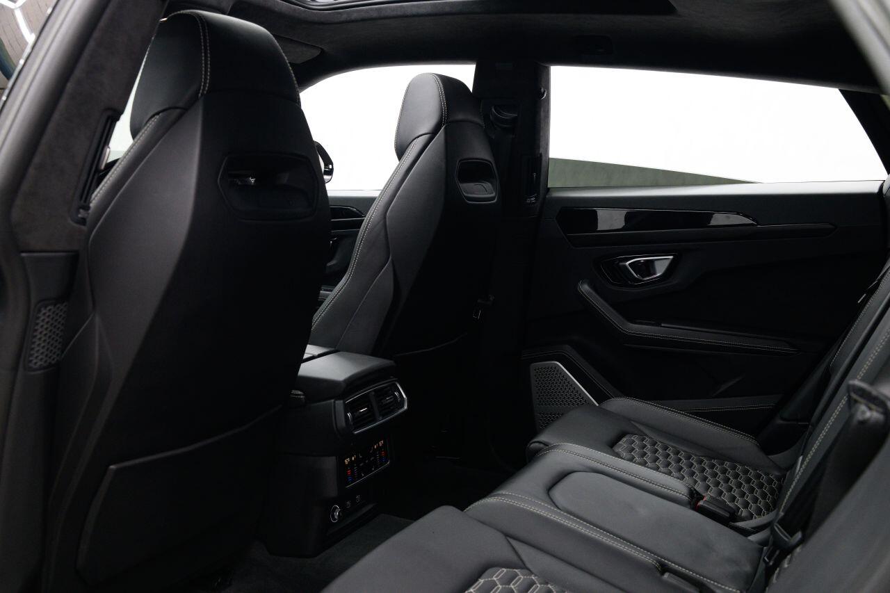 Lamborghini Urus view 68