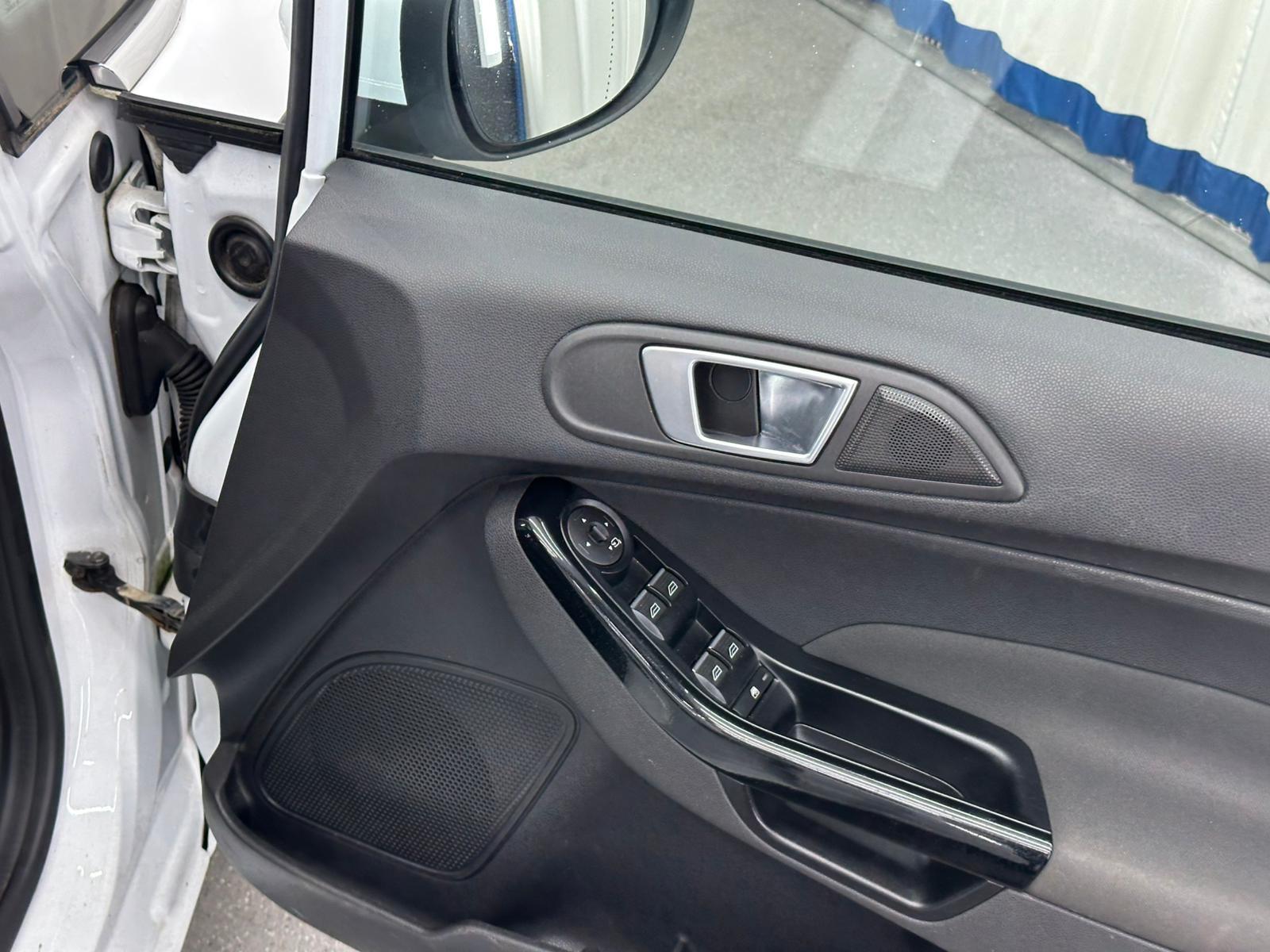 Ford Fiesta view 47