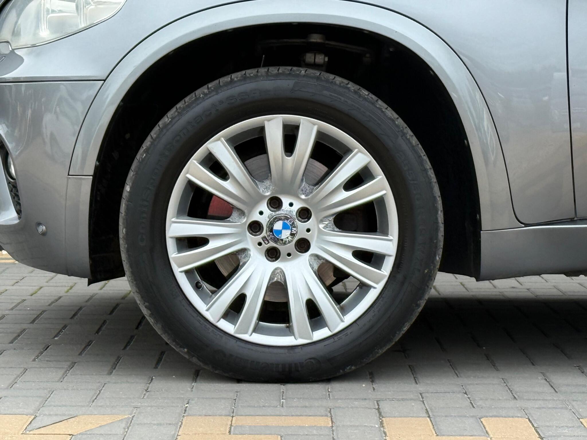 BMW X5 view 14