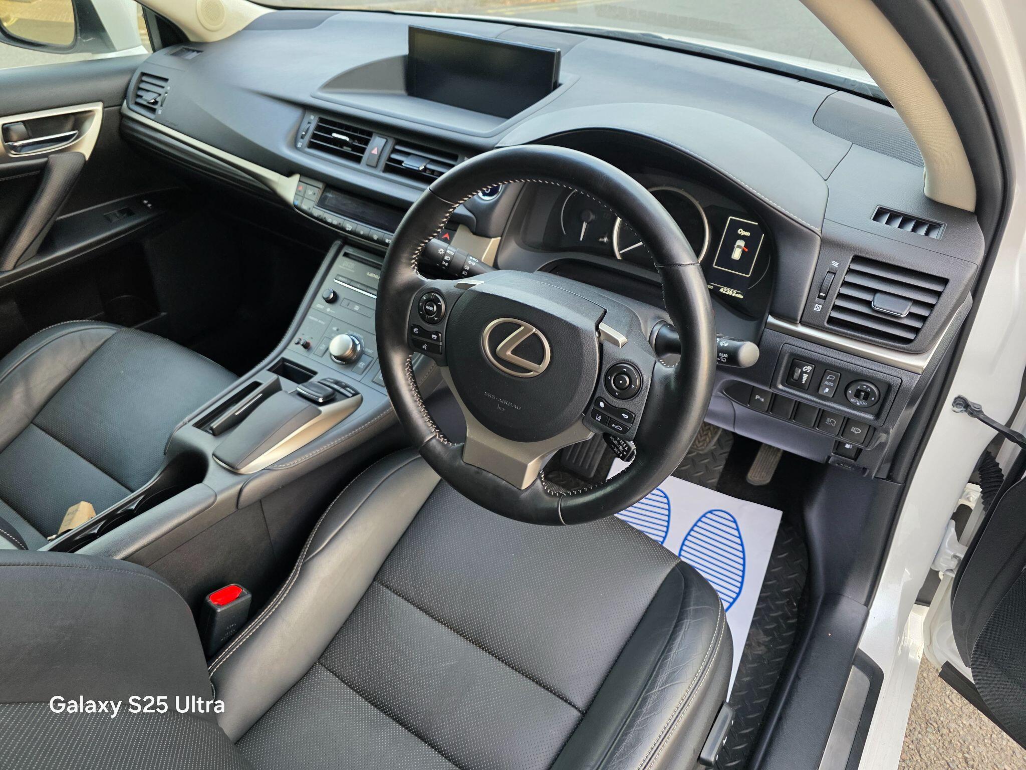 Lexus CT view 24