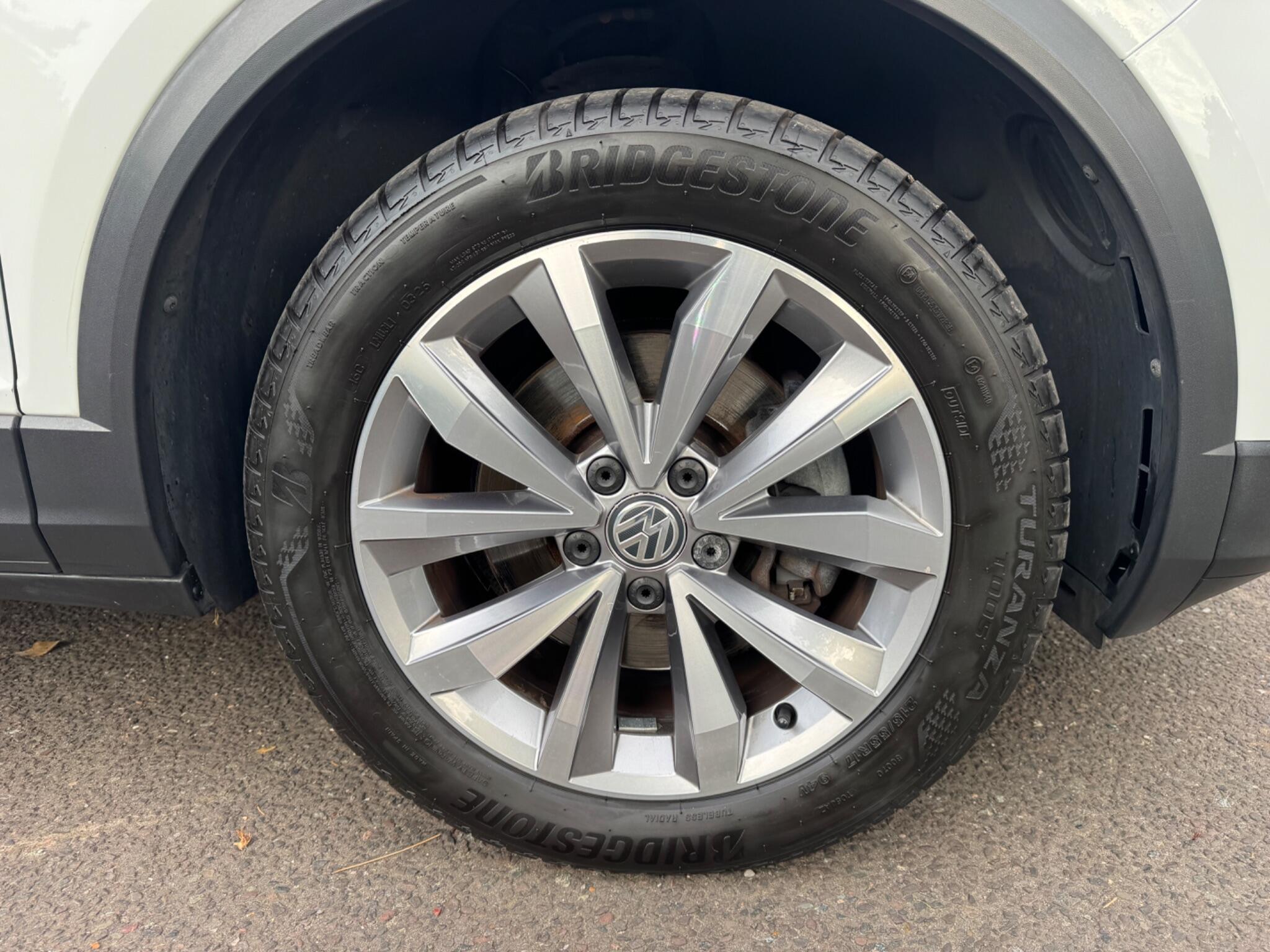 Volkswagen T-Roc view 52