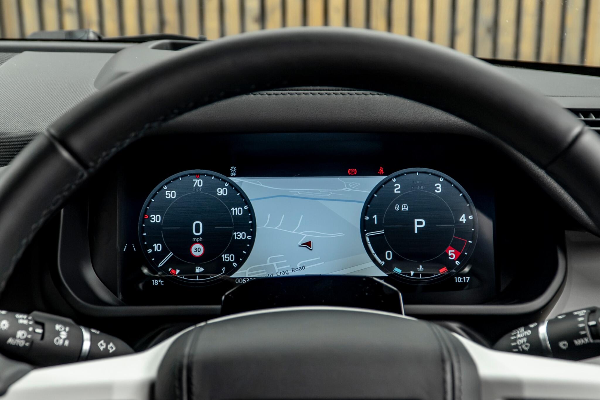 Land Rover Defender view 35