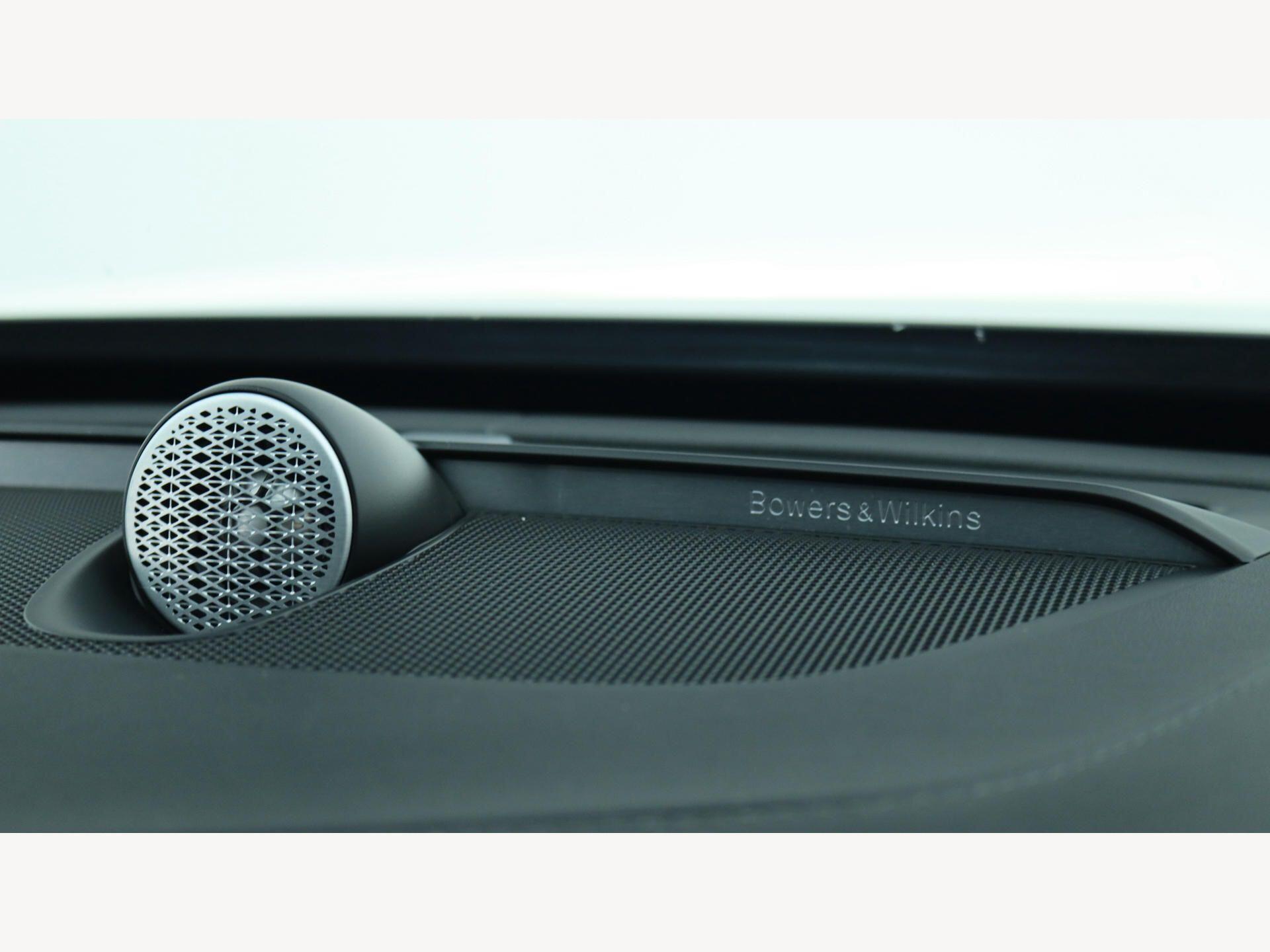 Volvo XC90 view 26