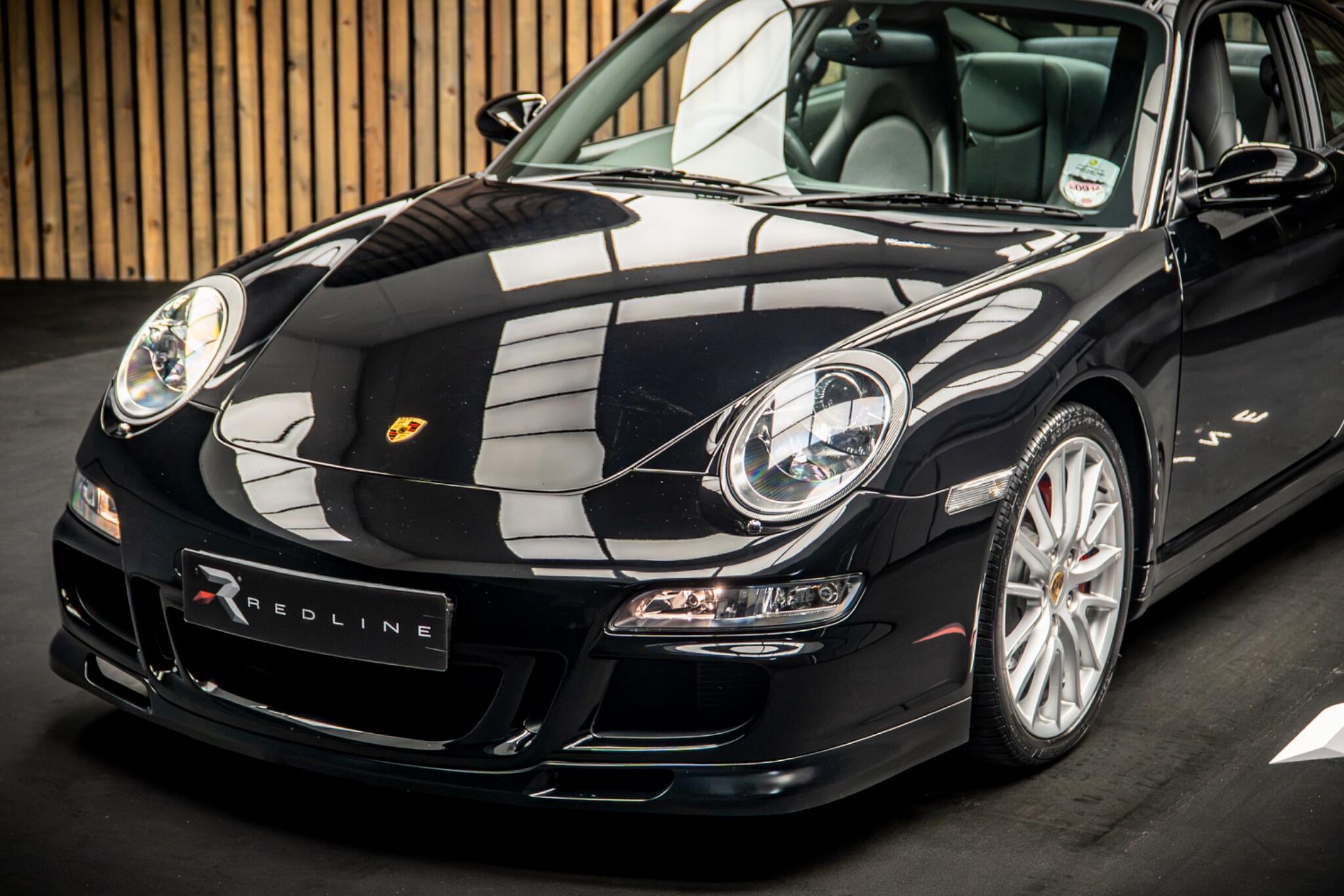 Porsche 911 view 15