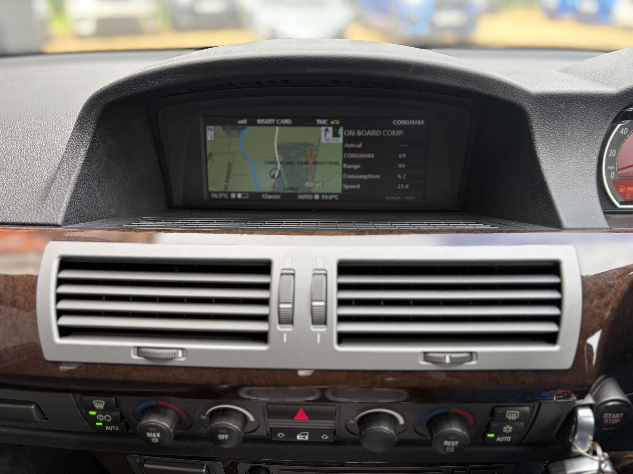 BMW 7 Series view 16