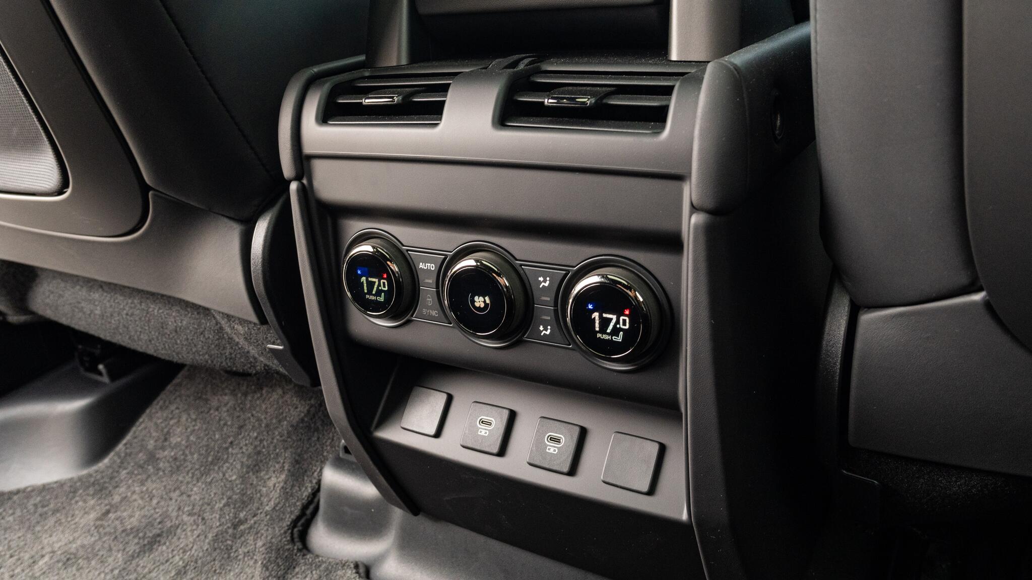 Land Rover Defender view 18