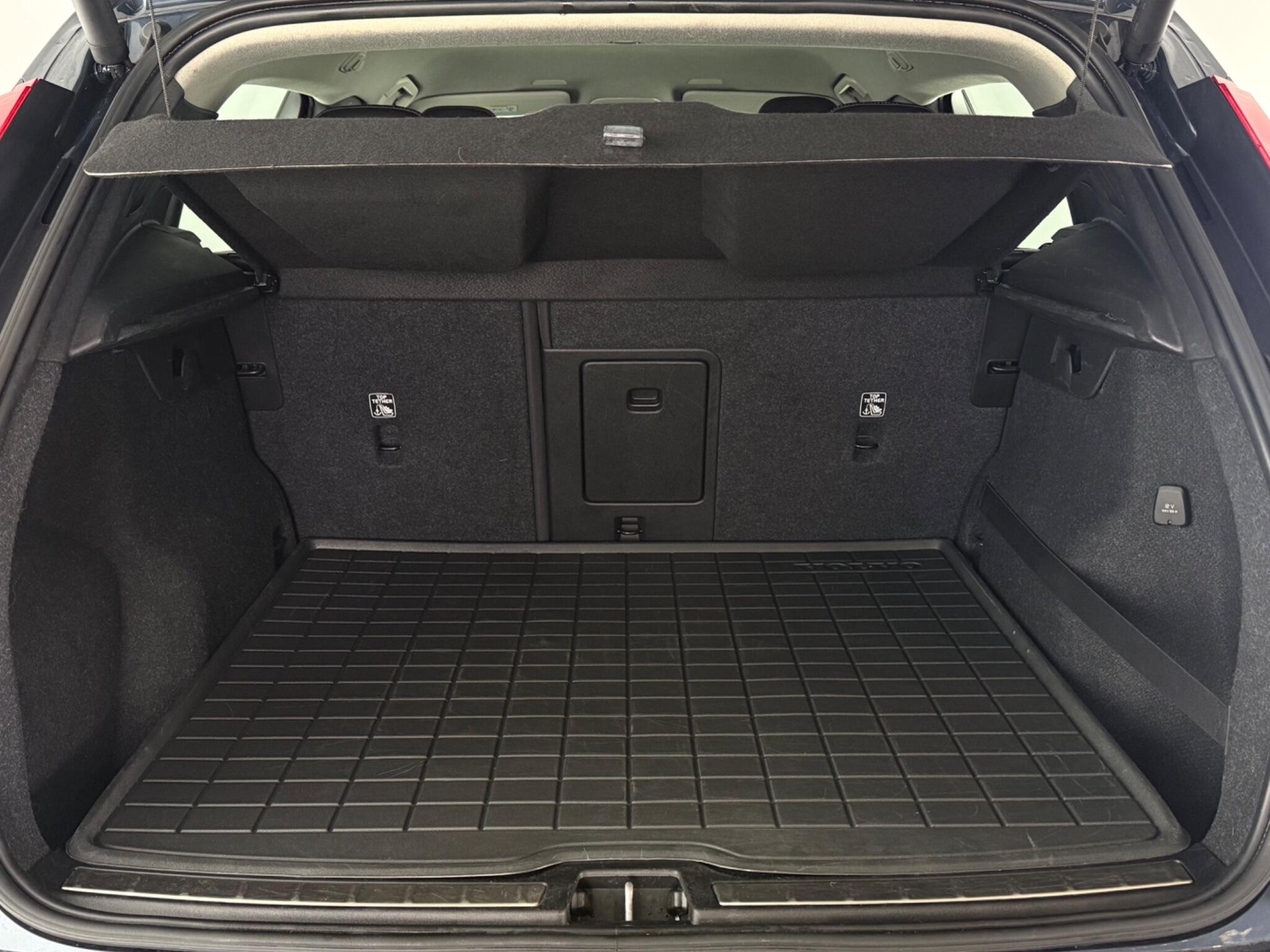 Volvo XC40 view 9
