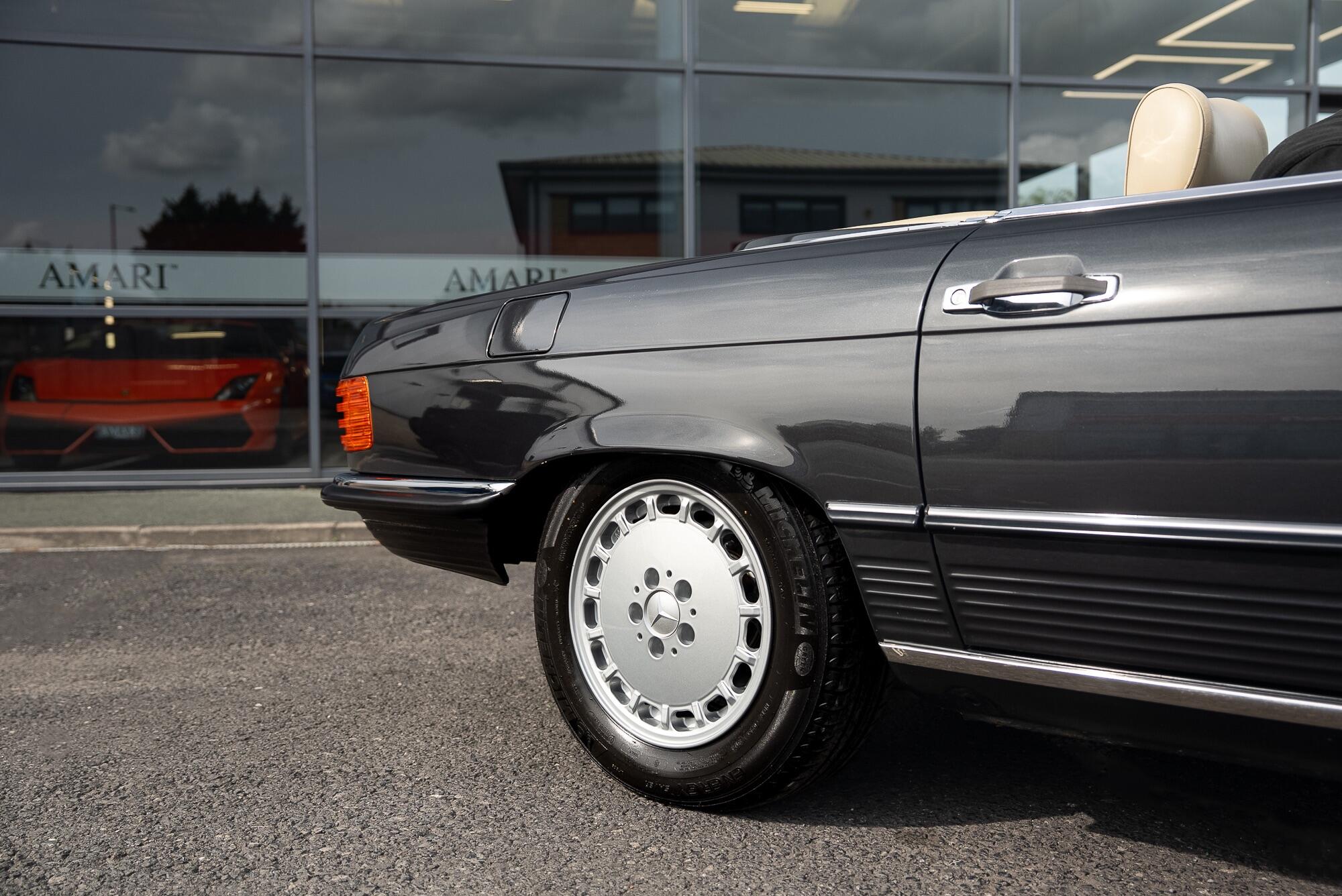 Mercedes-Benz 500 SL view 63