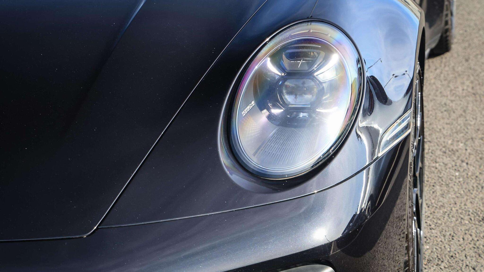 Porsche 911 view 27