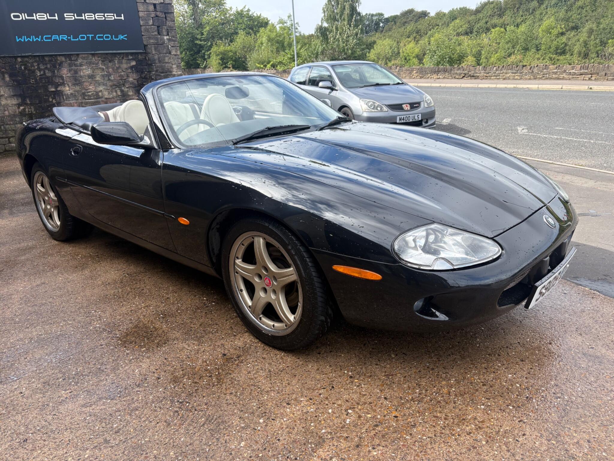 Jaguar XK8 view 2