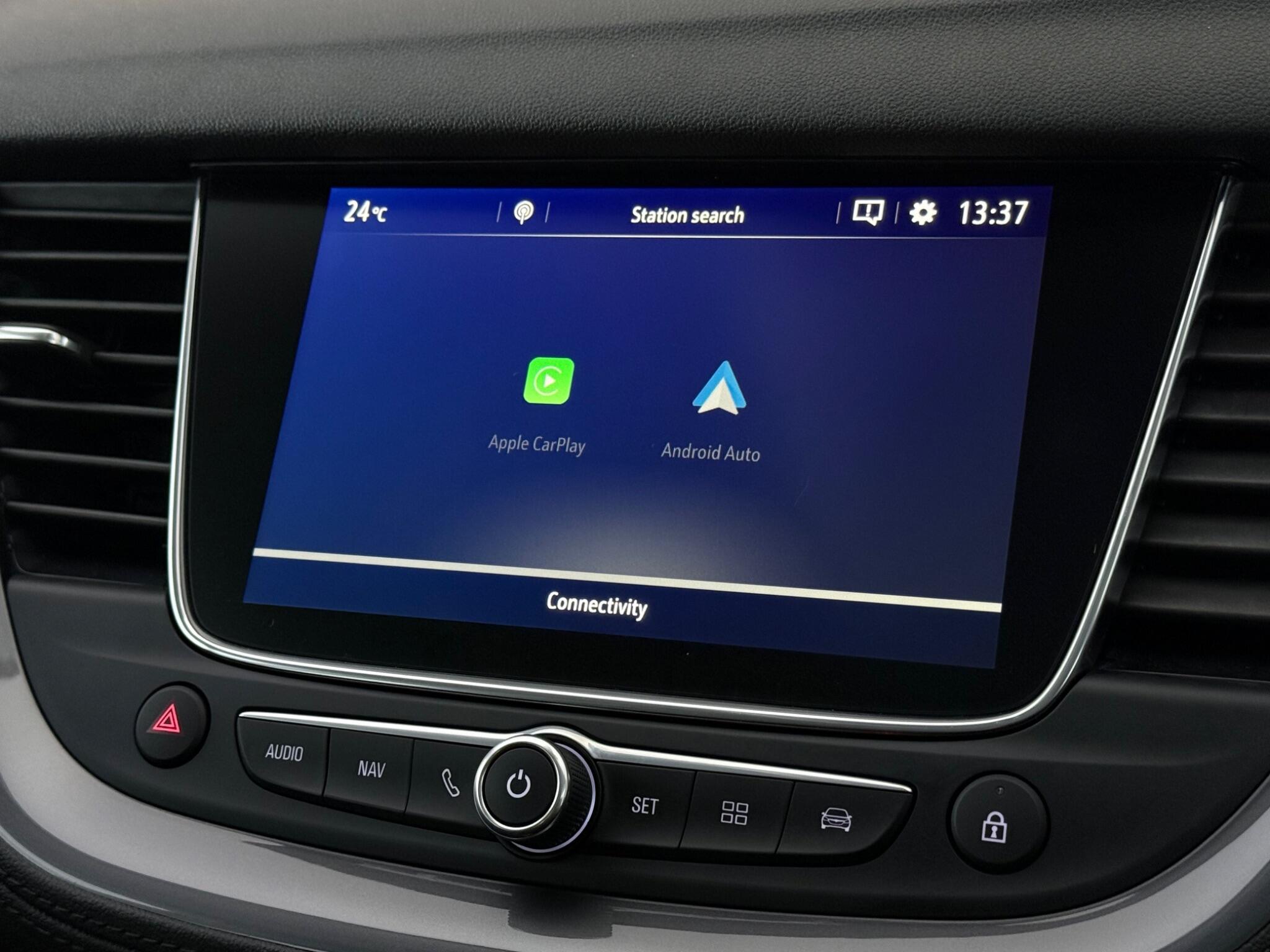 Vauxhall Grandland X view 22