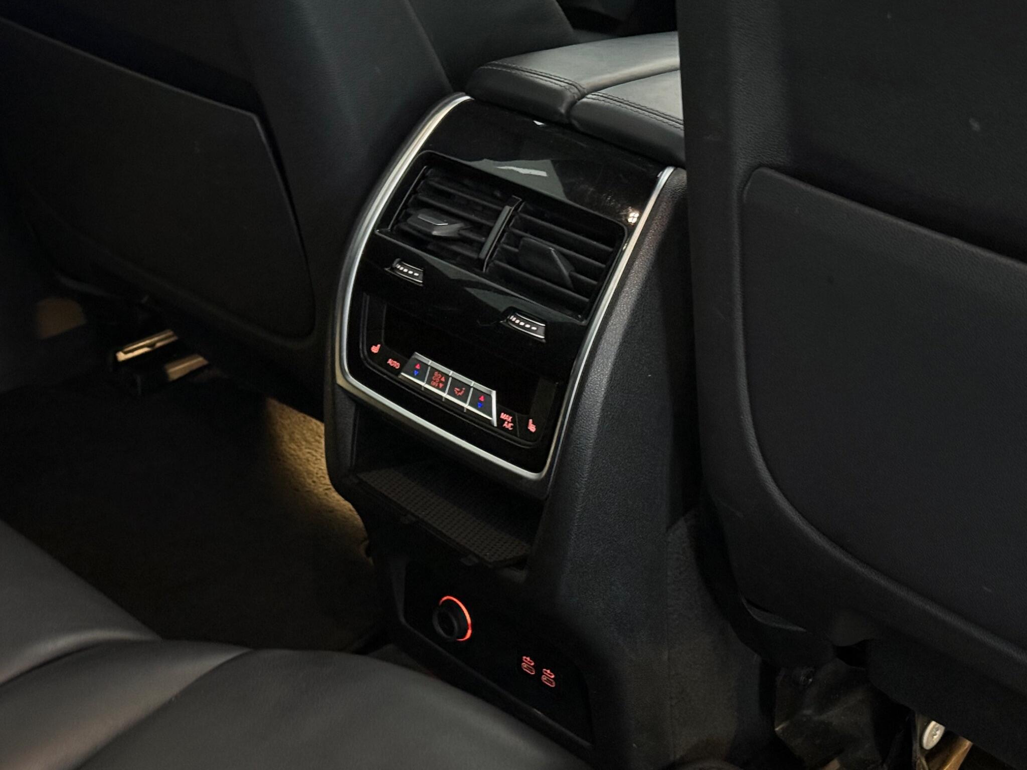 BMW X7 view 46