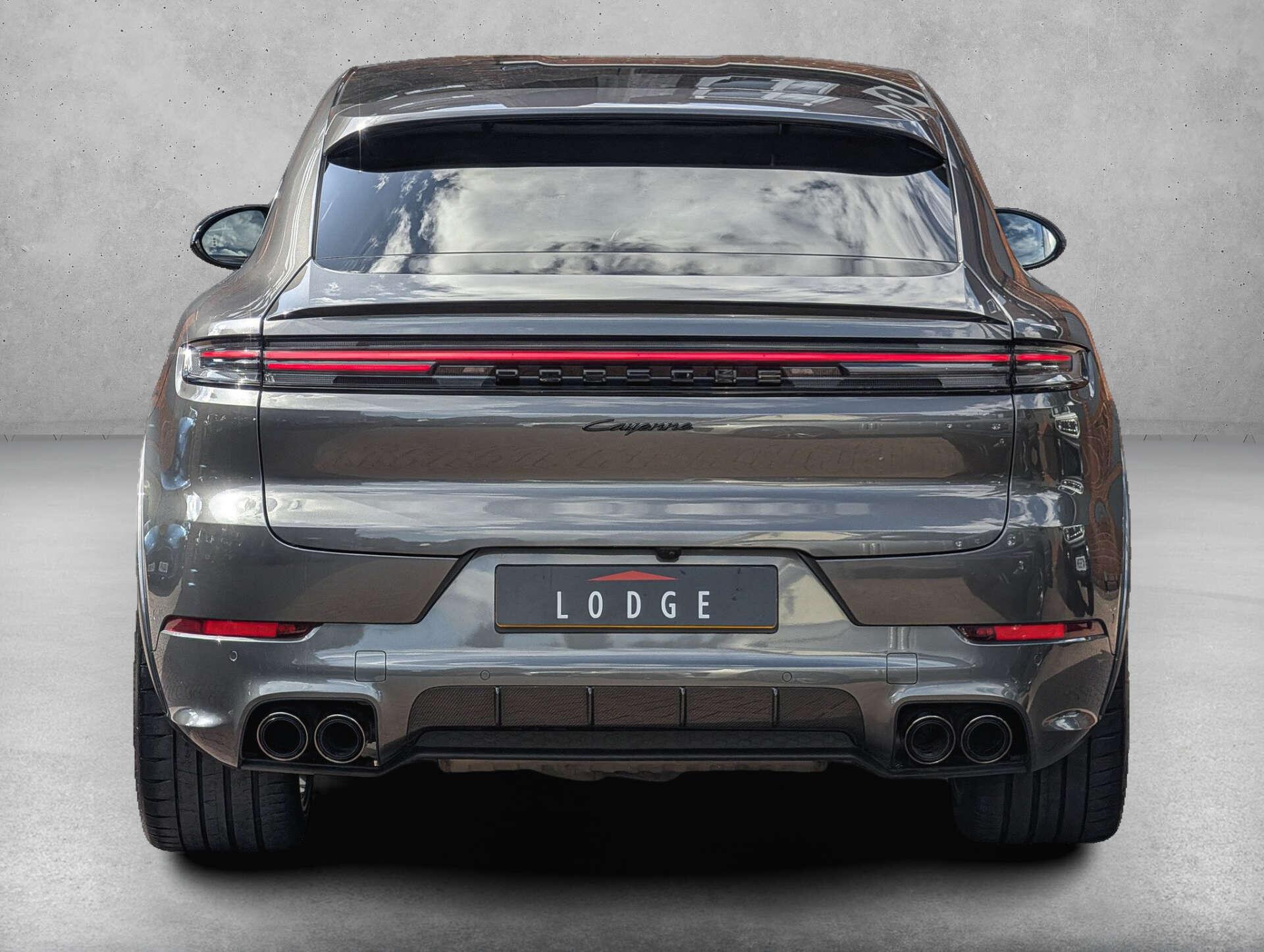 Porsche Cayenne view 6
