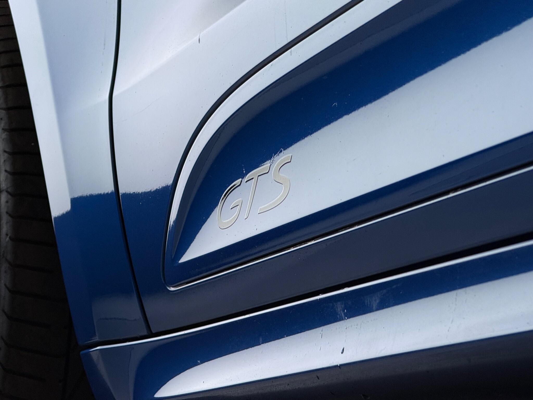 Porsche Macan view 17