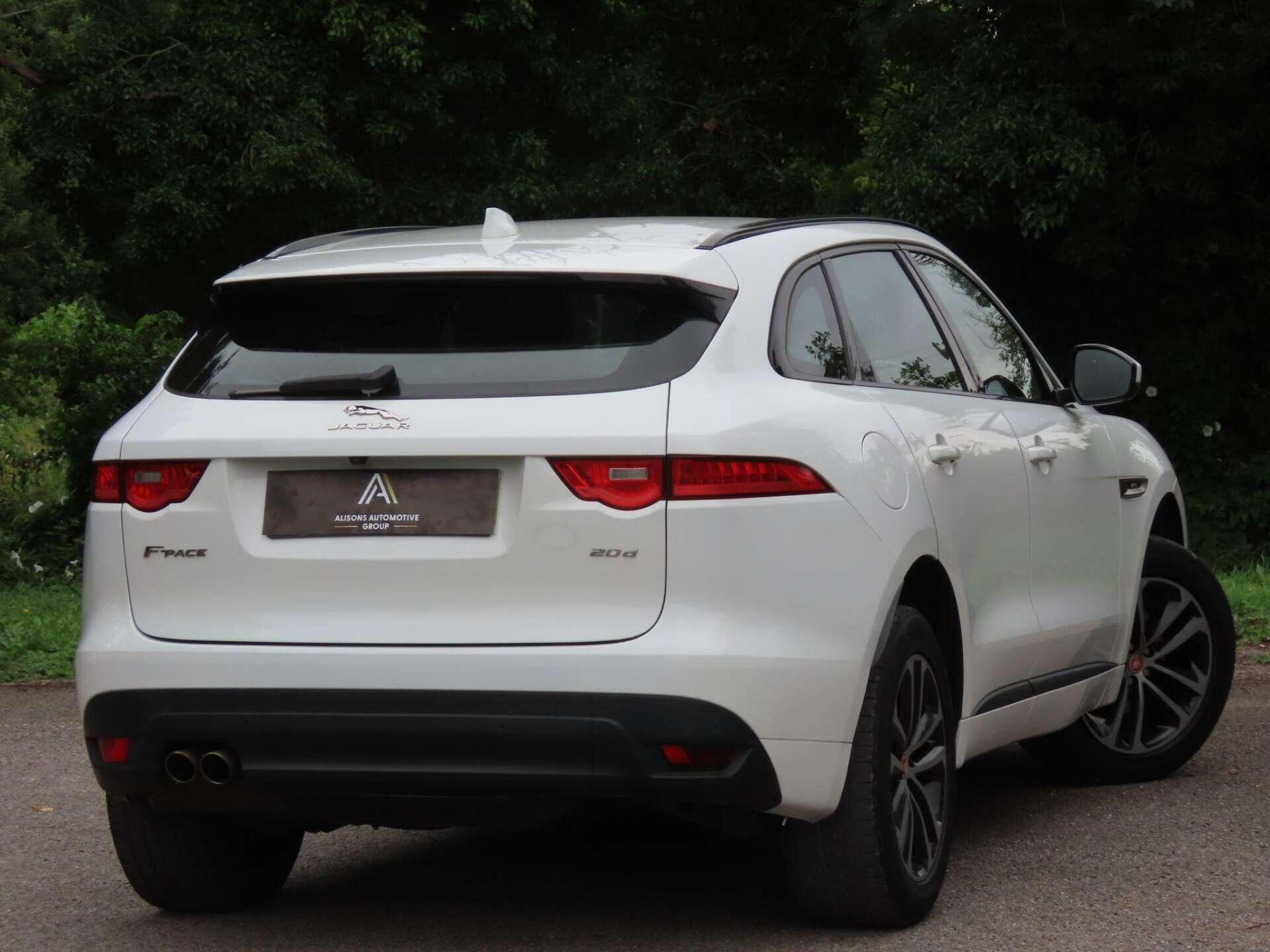 Jaguar F-Pace view 4
