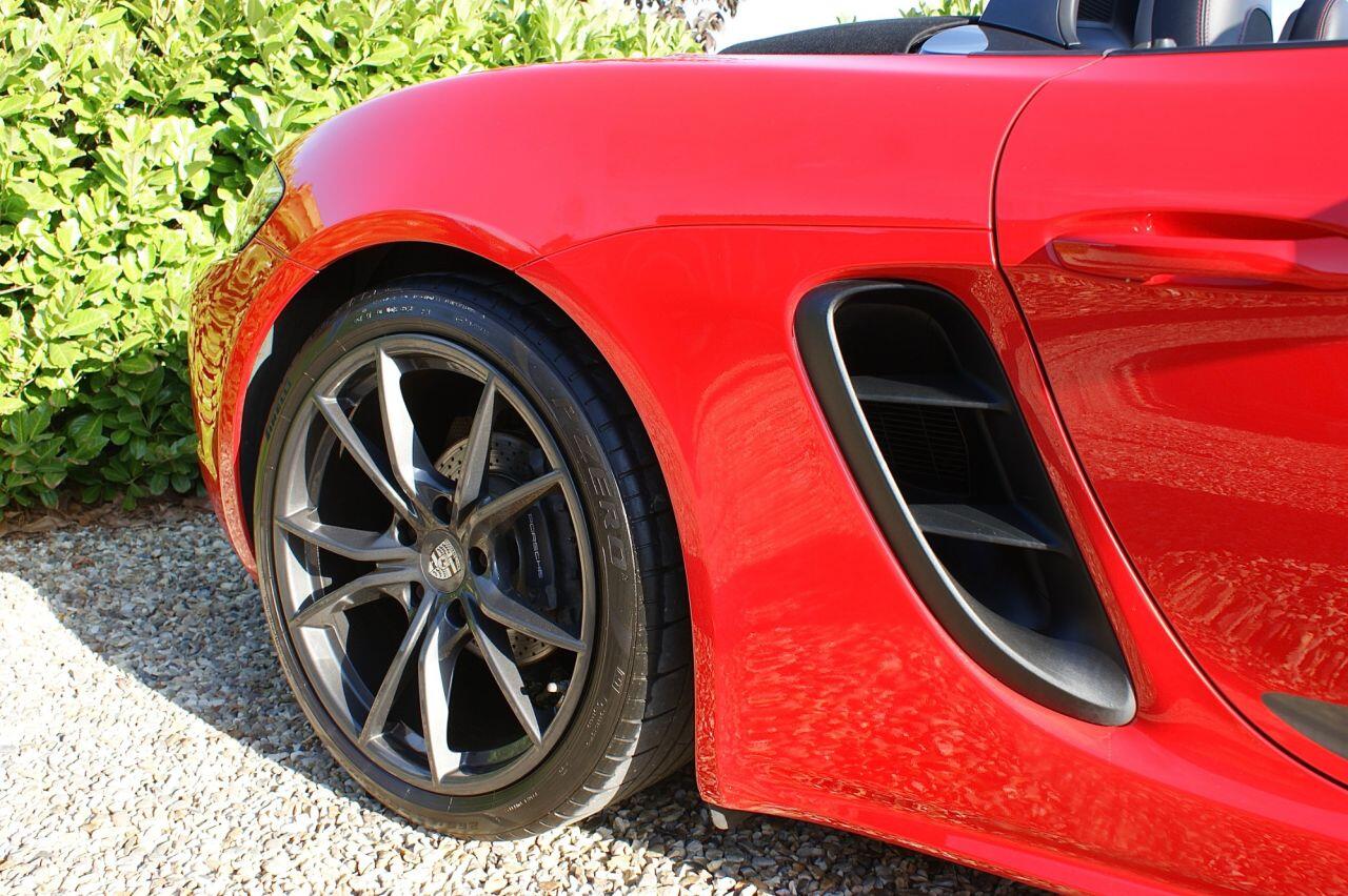 Porsche 718 Boxster view 13