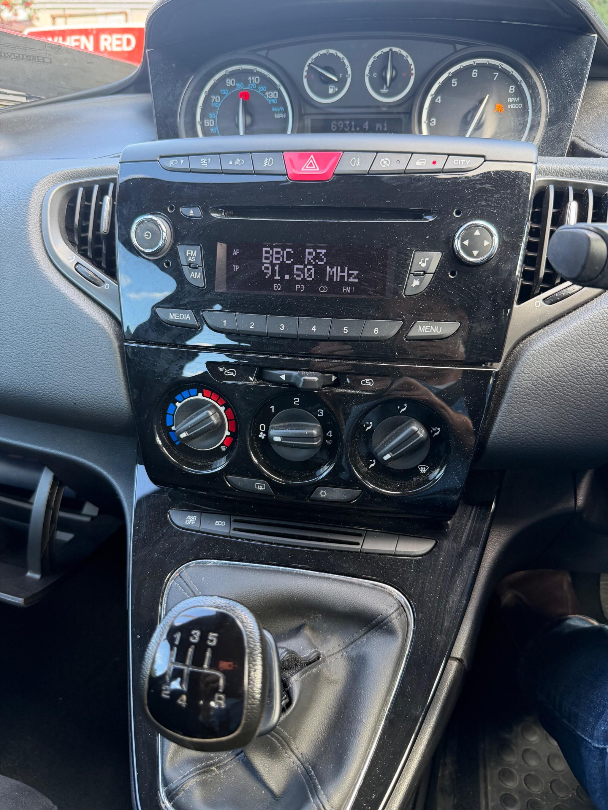 Chrysler Ypsilon view 46