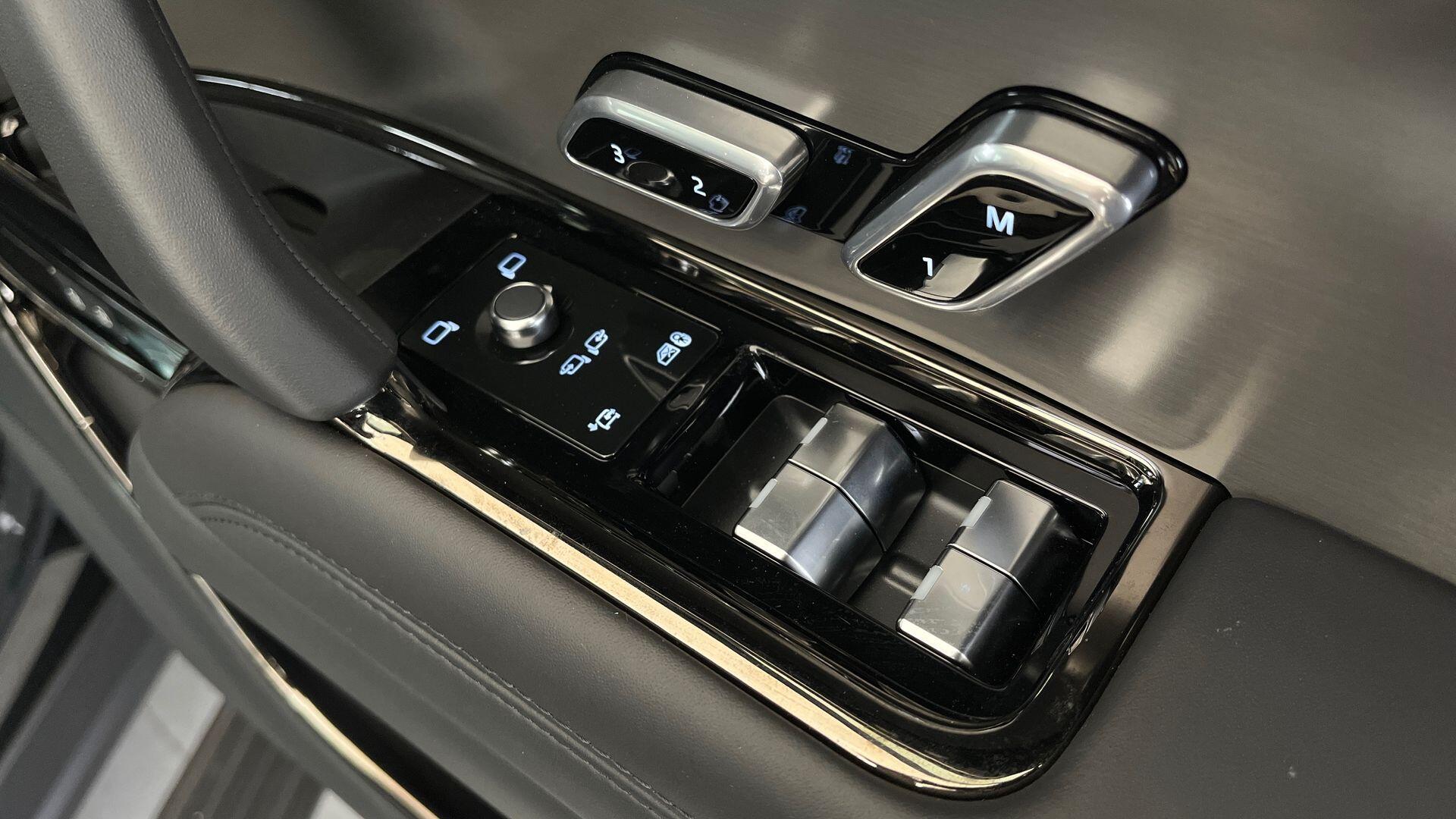 Land Rover Range Rover Sport view 25
