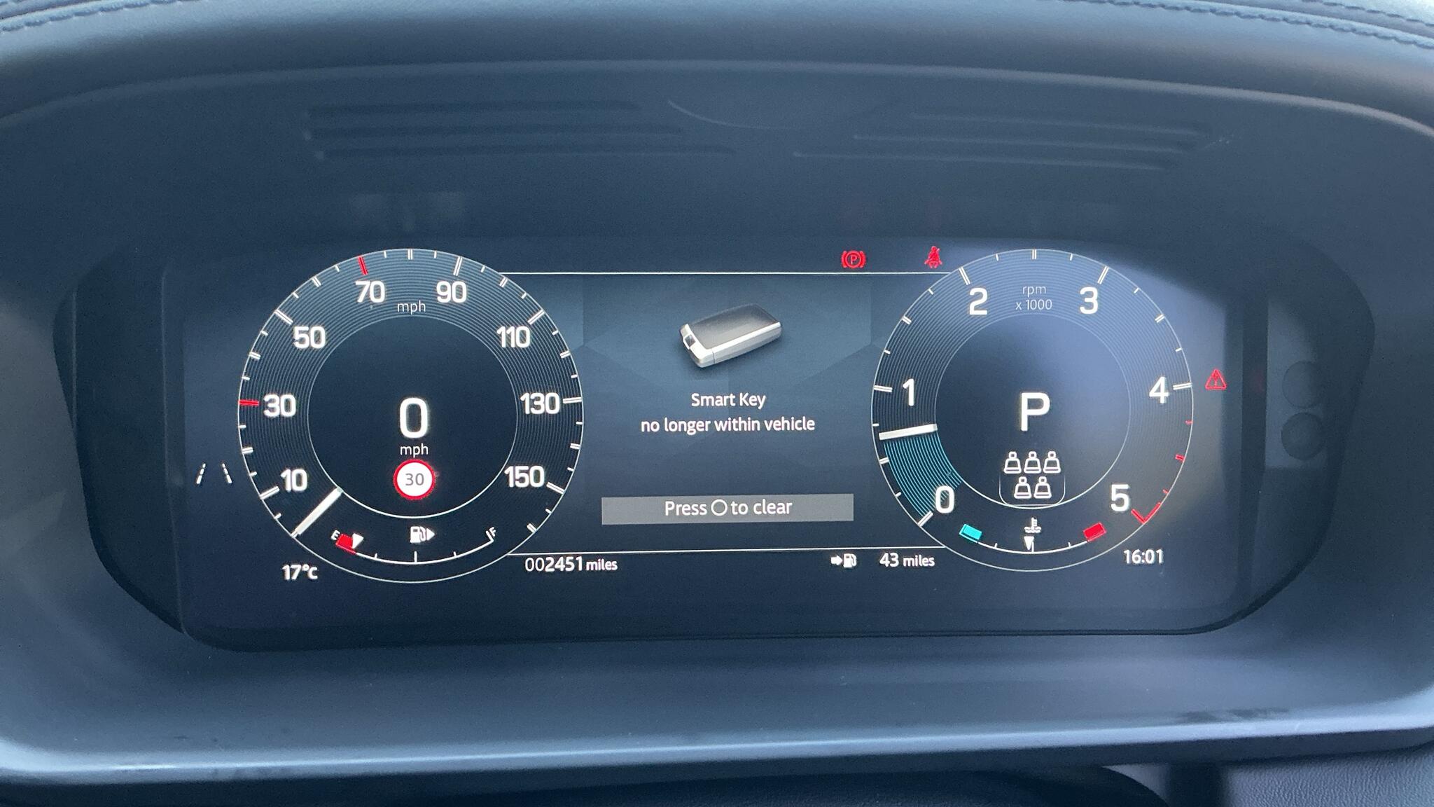 Land Rover Discovery view 16