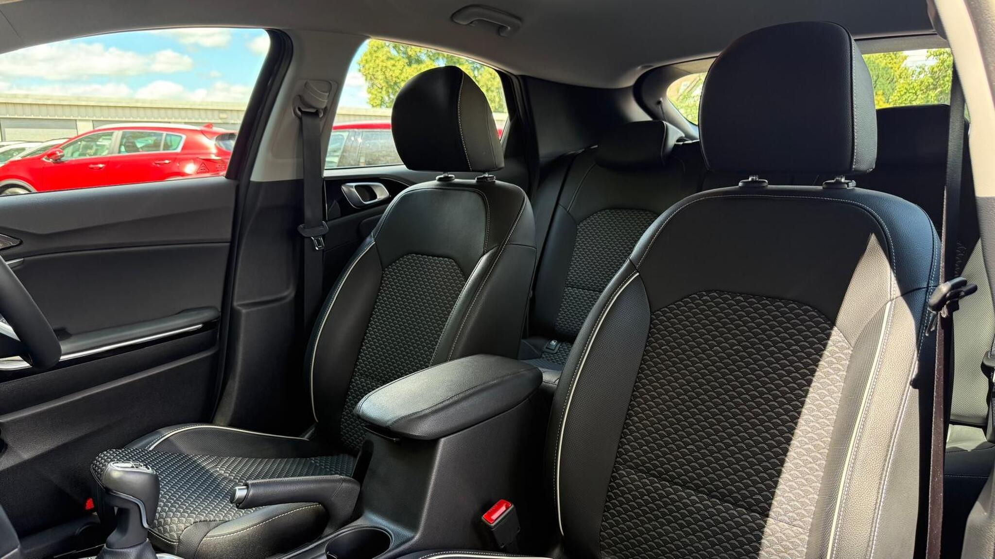 Kia XCeed view 25