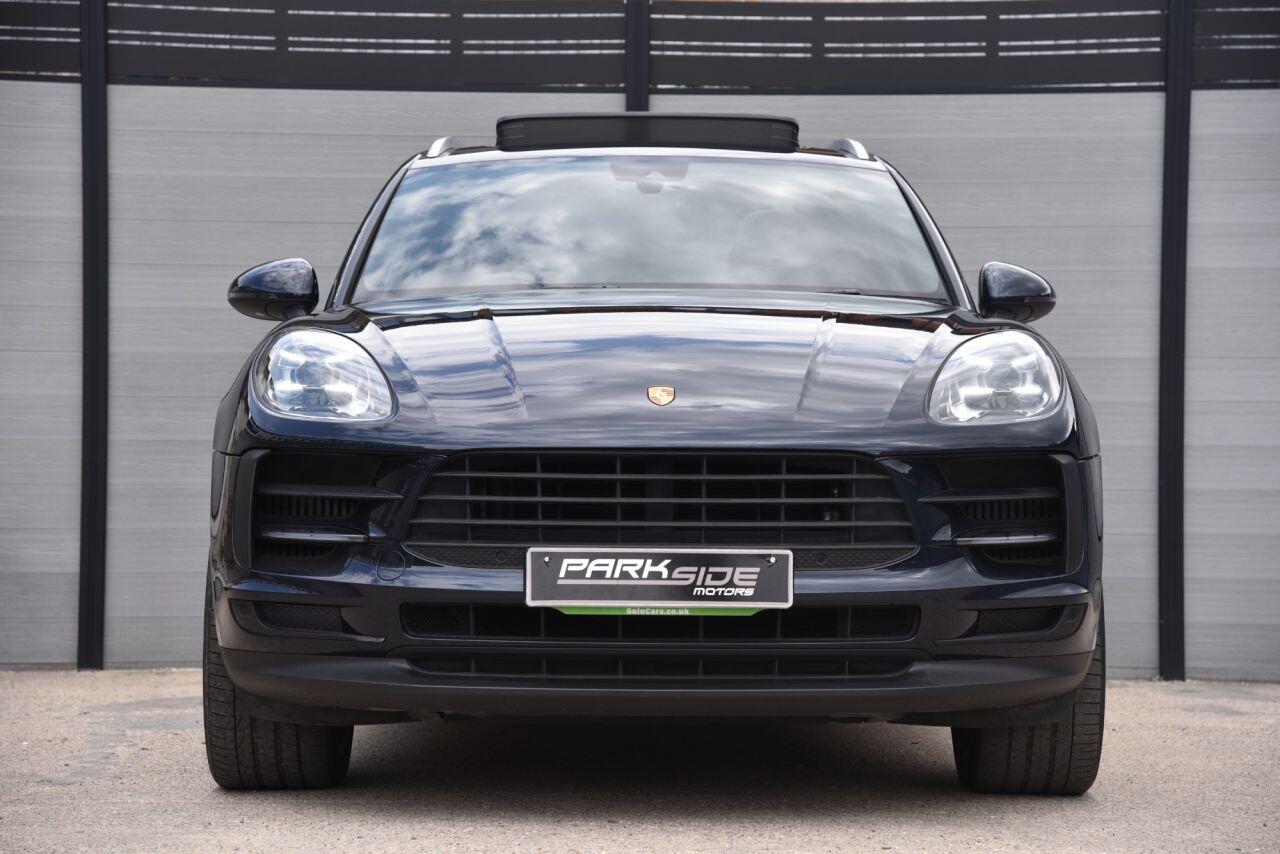 Porsche Macan view 4
